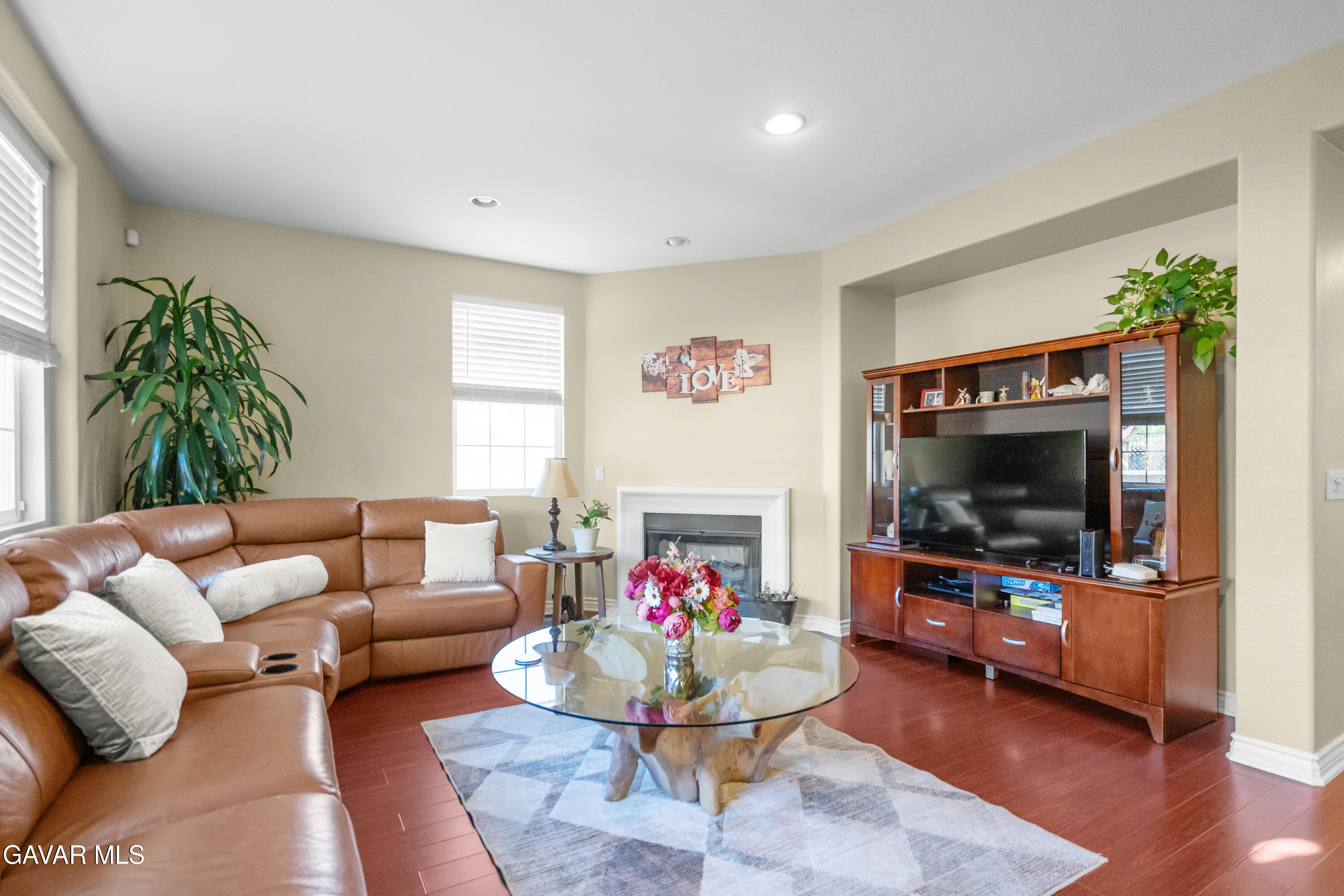 38565 Lion Way Property Photo 8