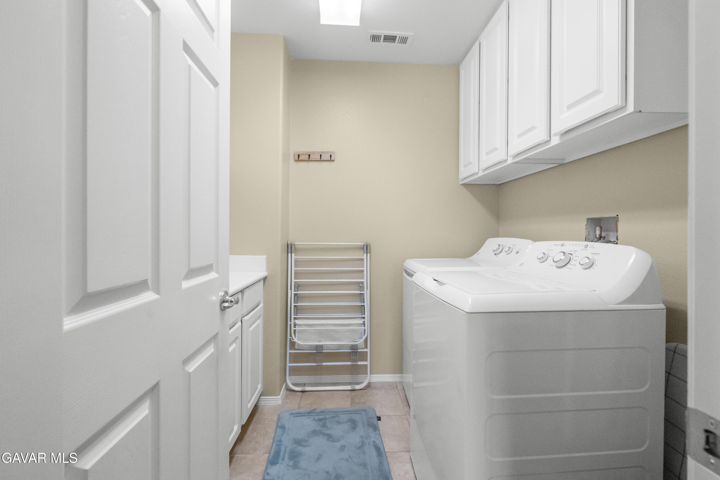 38565 Lion Way Property Photo 20