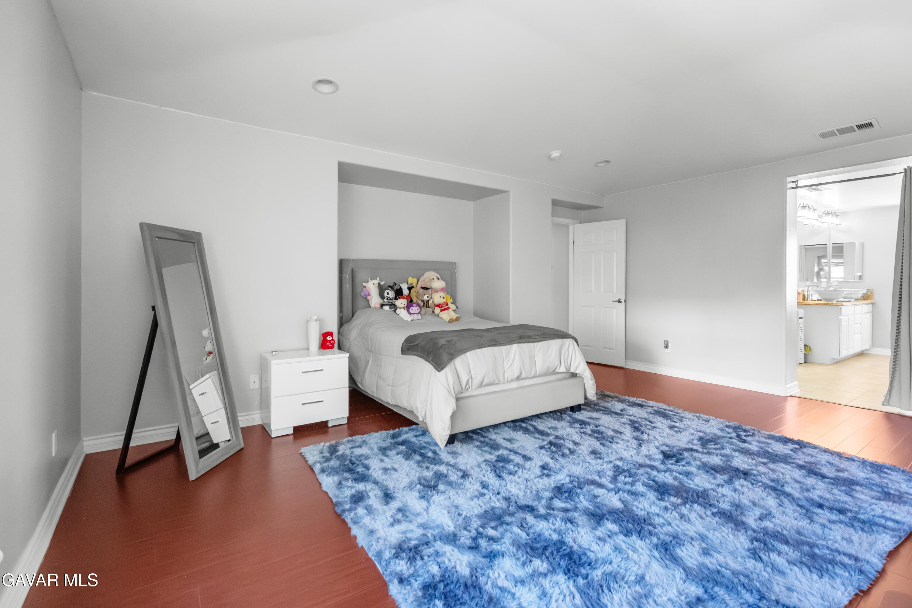 38565 Lion Way Property Photo 22