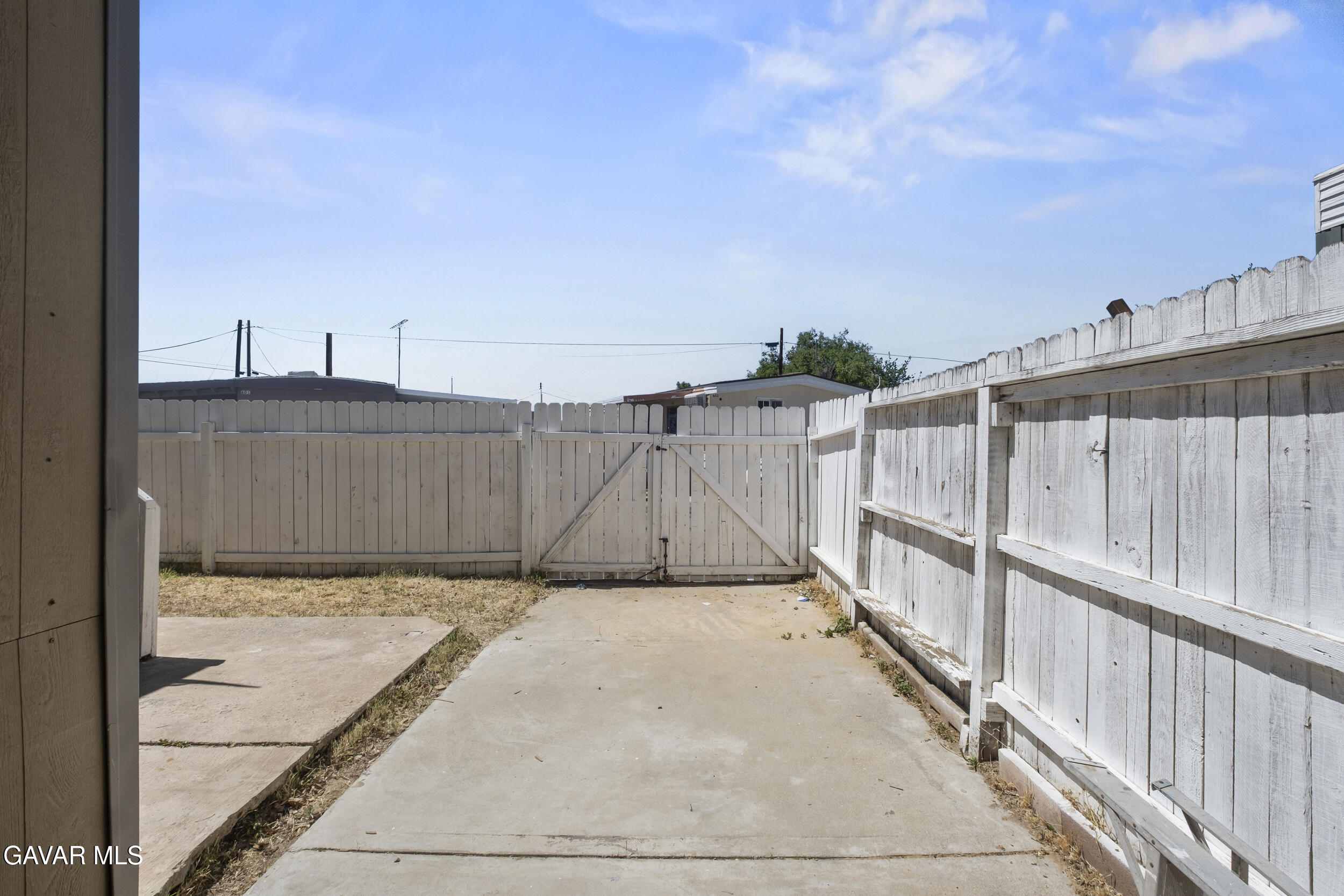 3157 E Avenue I, B2 Property Photo 10
