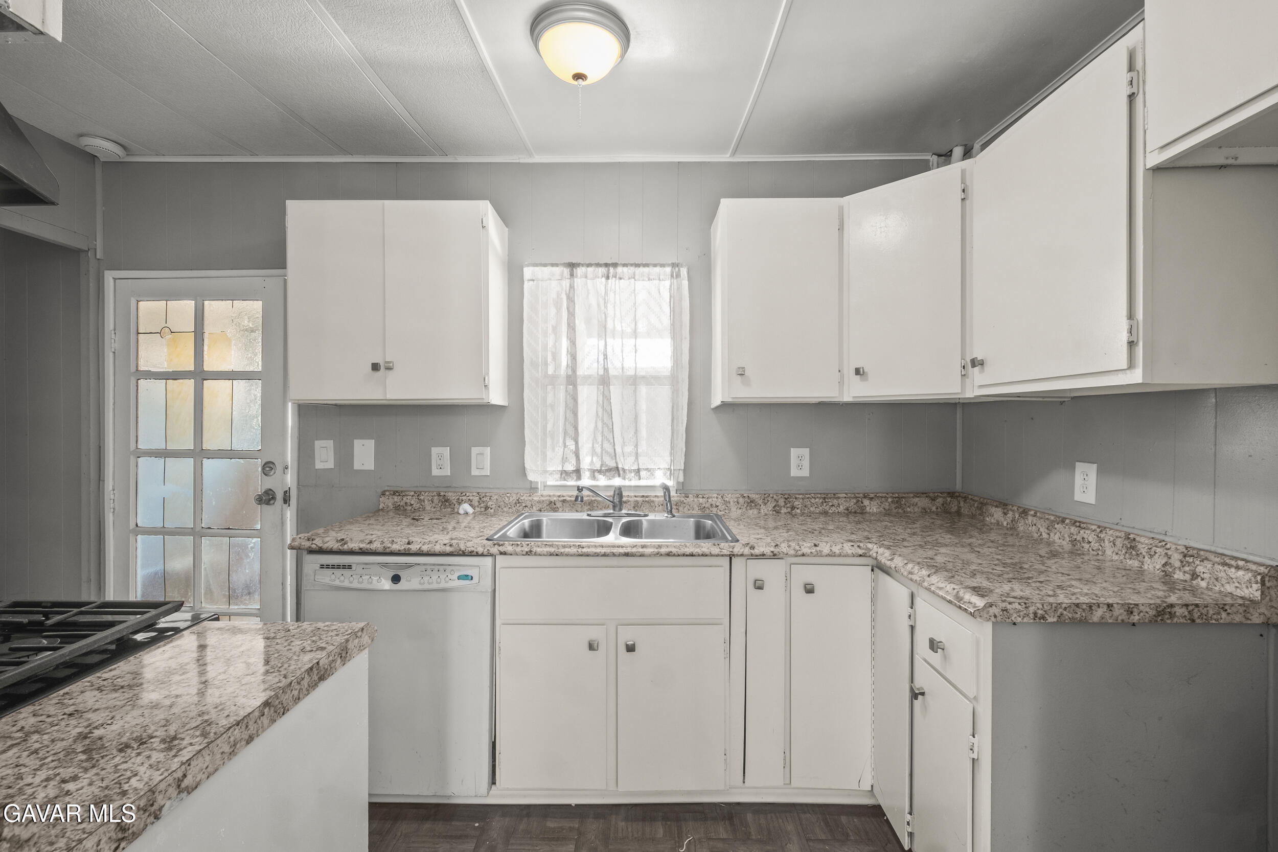 3157 E Avenue I, B2 Property Photo 18