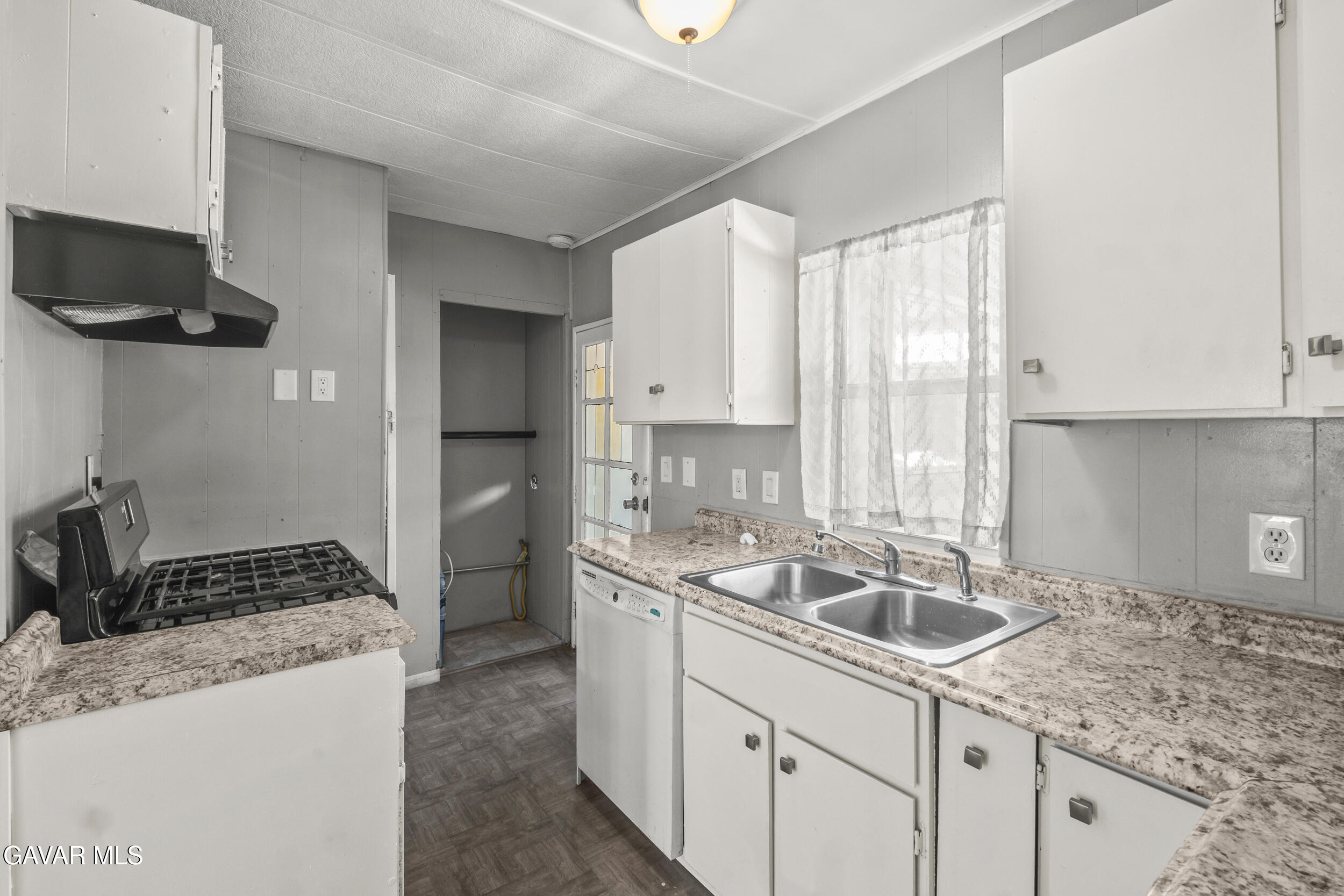 3157 E Avenue I, B2 Property Photo 19