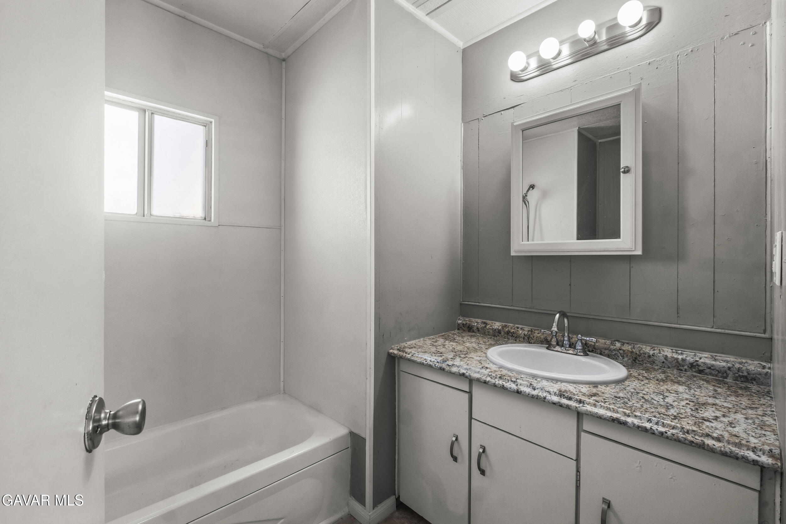 3157 E Avenue I, B2 Property Photo 25