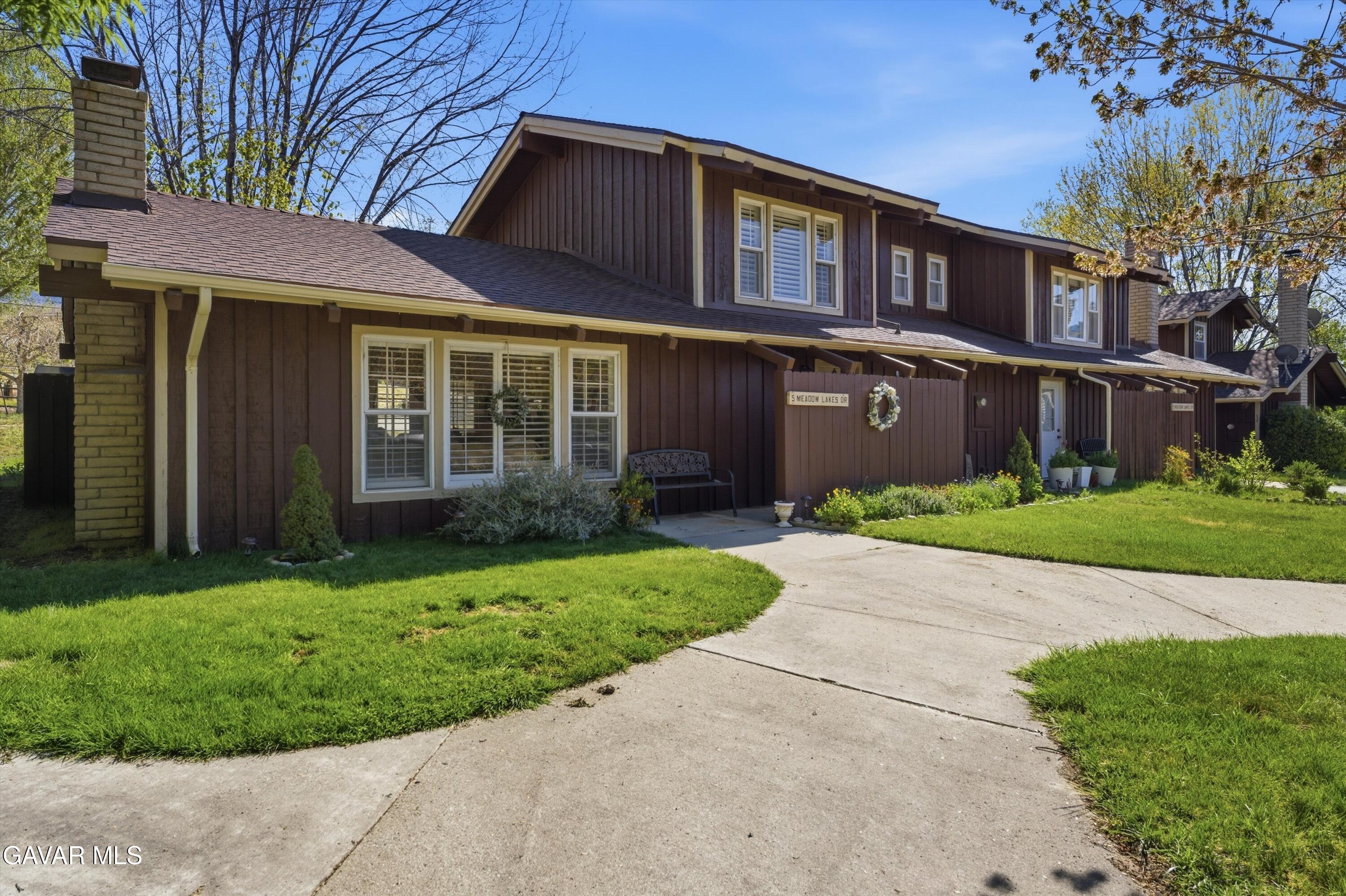 5 Meadow Lakes Drive Property Photo 3