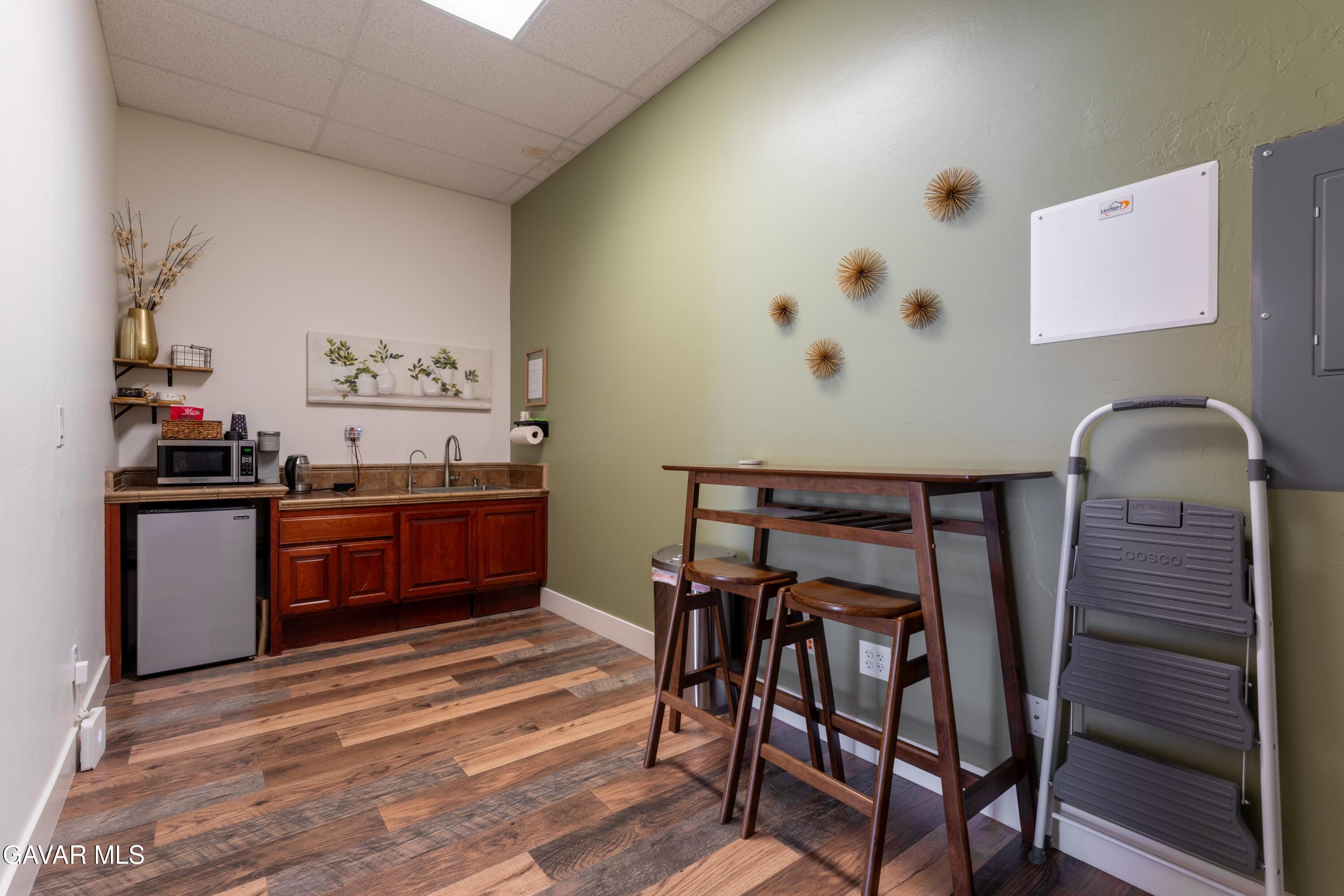 20705 South Street, D Property Photo 6