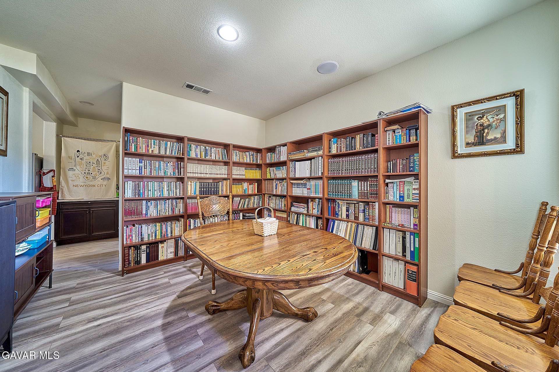 43521 Blossom Drive Property Photo 6