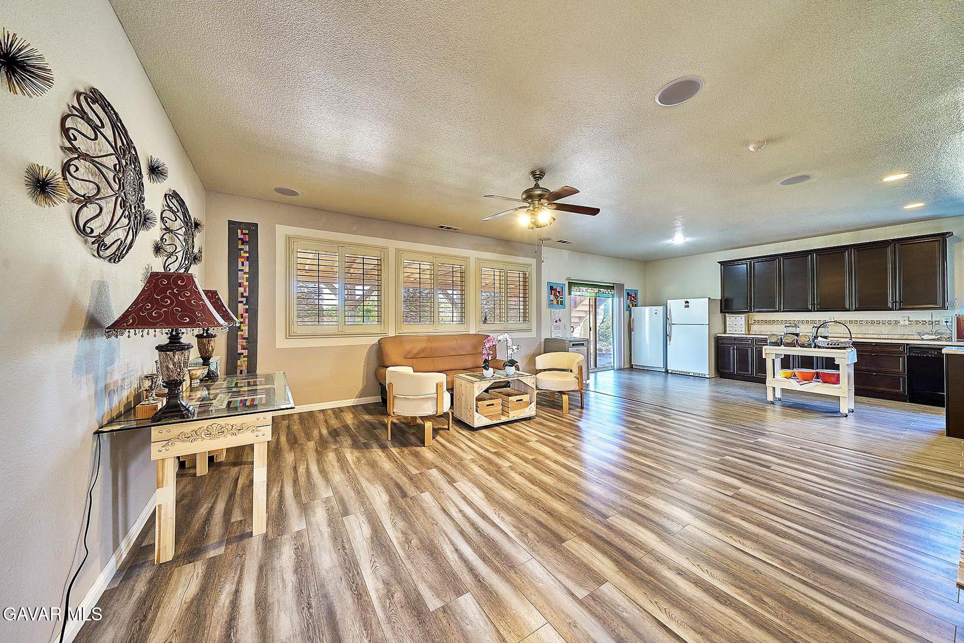 43521 Blossom Drive Property Photo 8