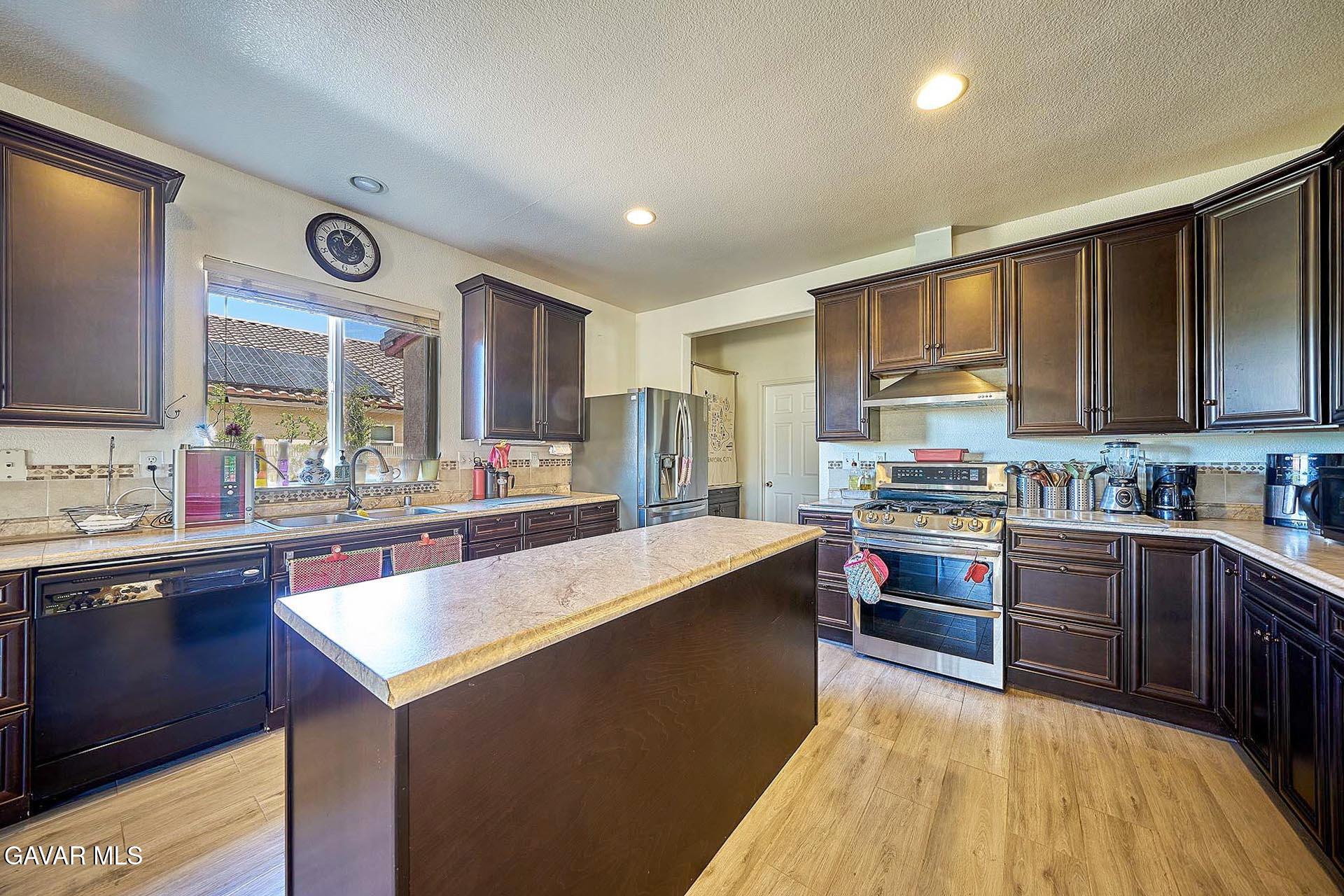 43521 Blossom Drive Property Photo 11