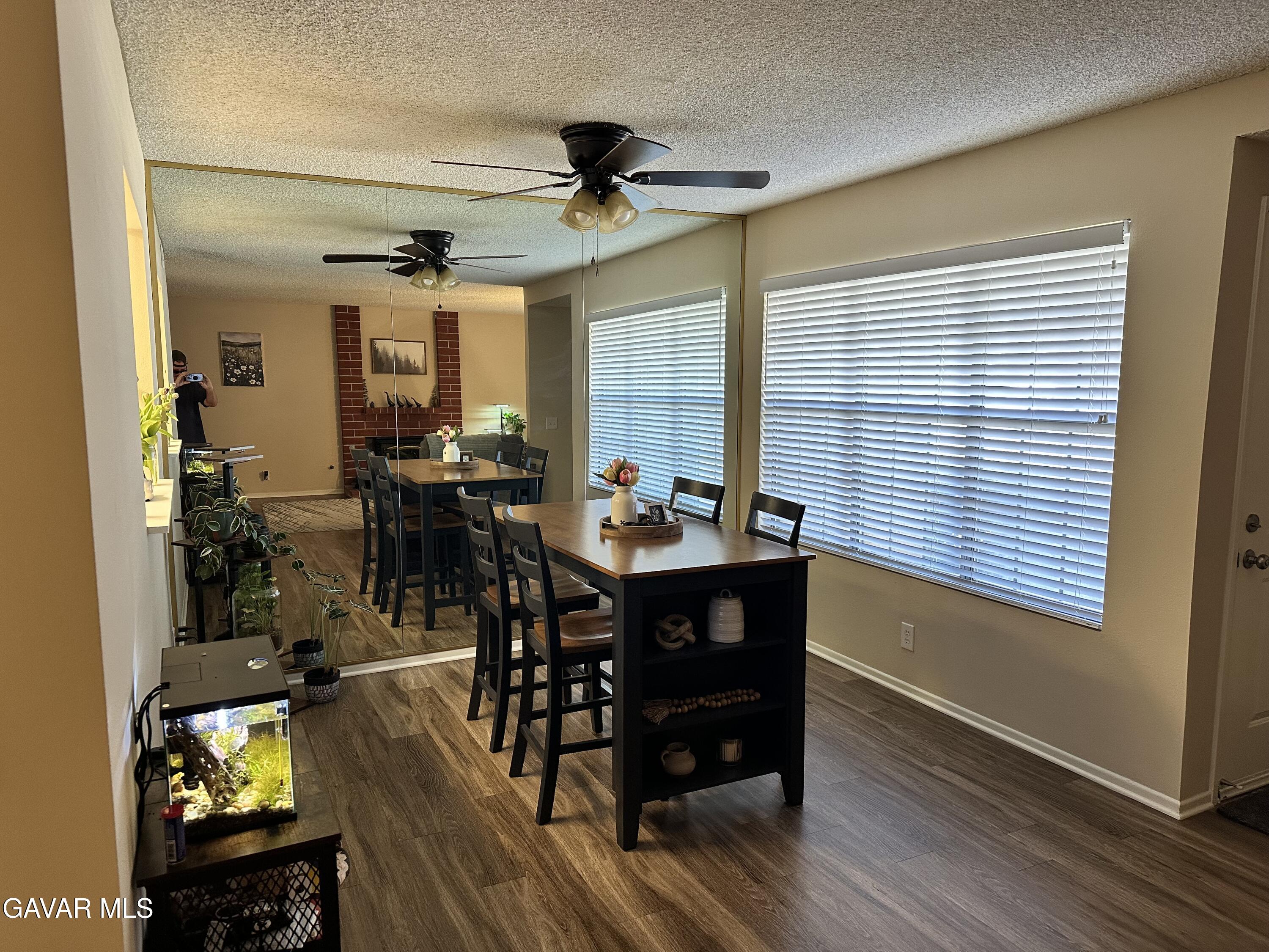1537 W Avenue L, Unit 4 Property Photo 12