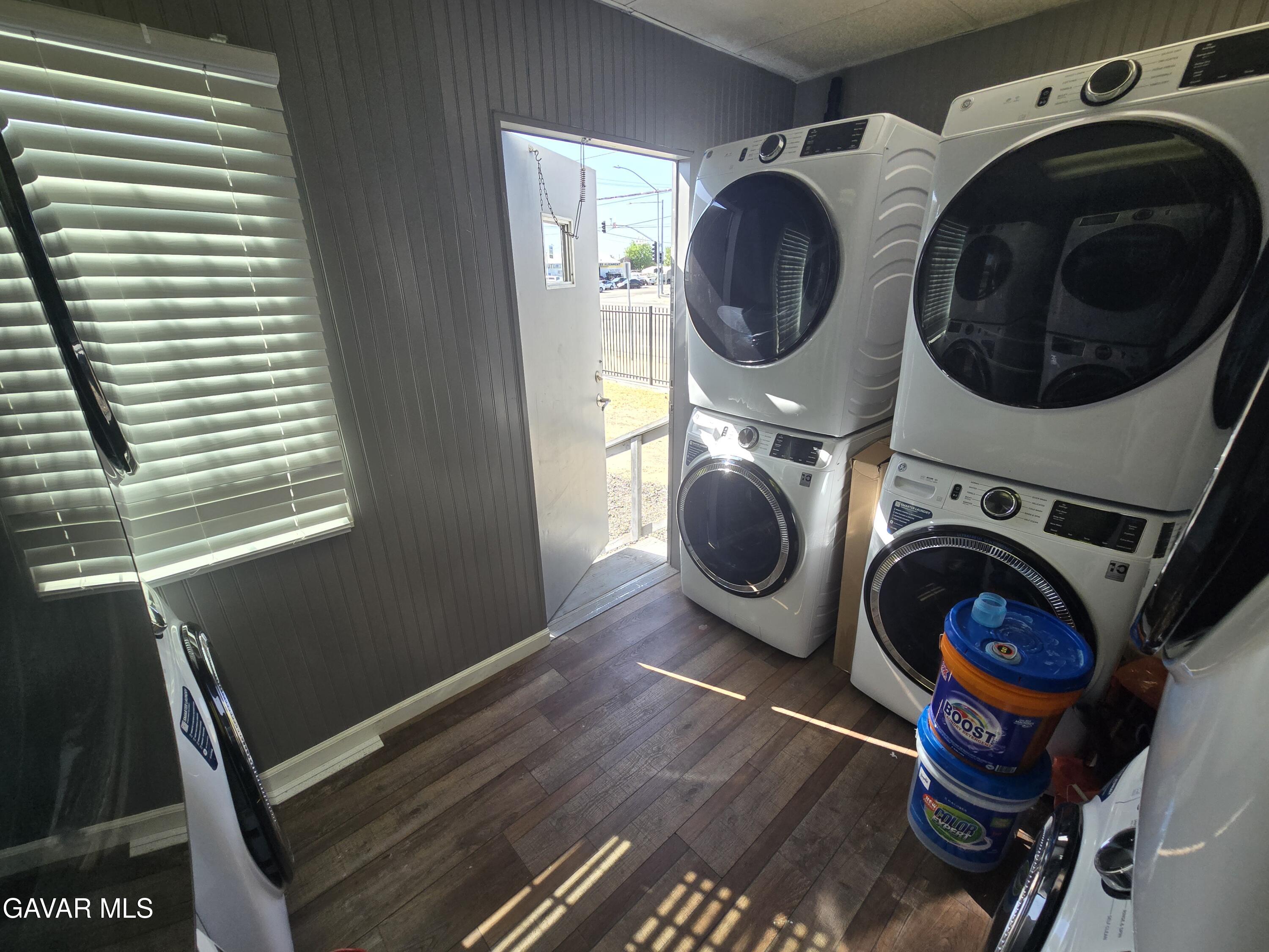 340 W Avenue I Property Photo 5
