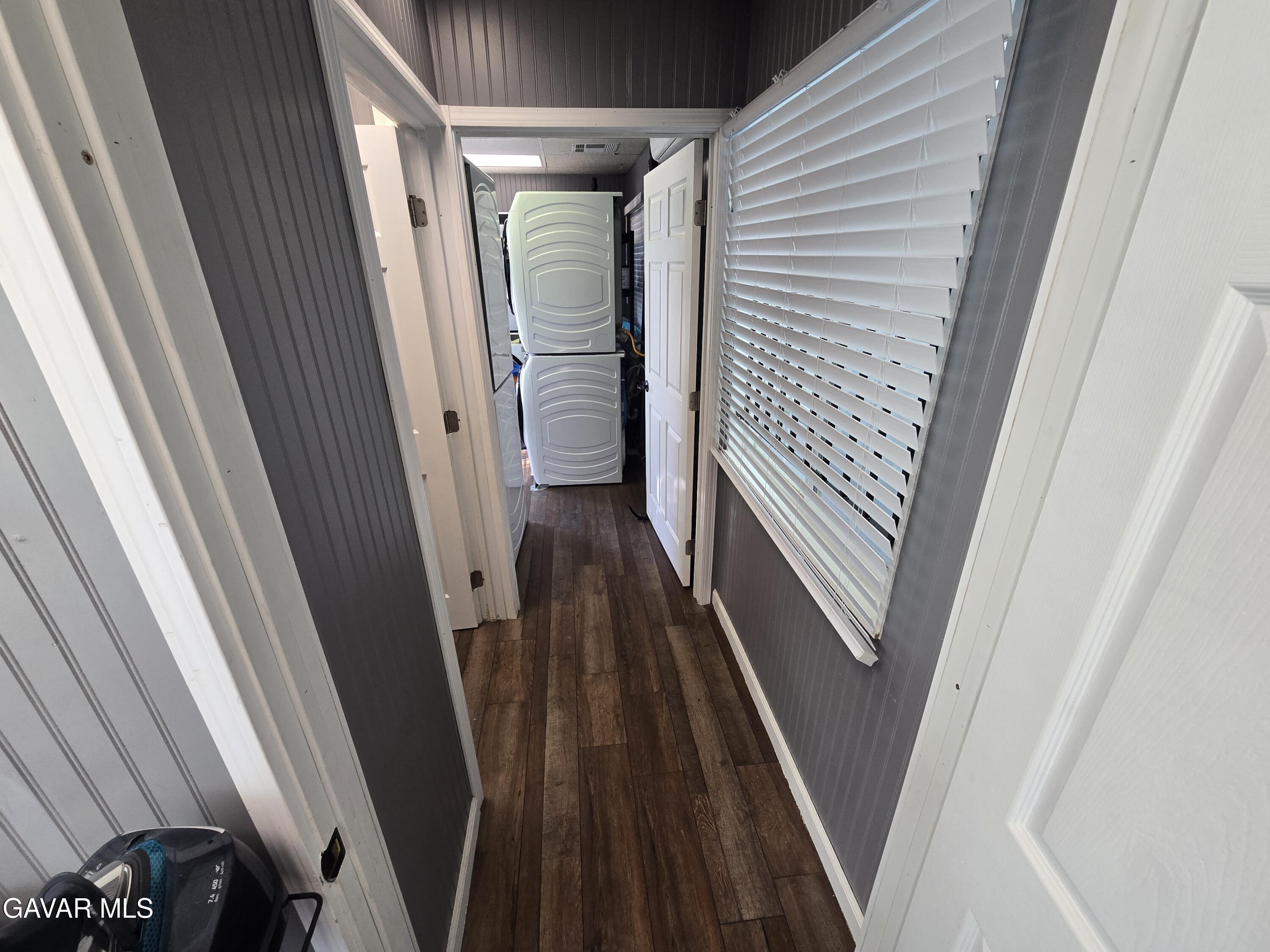 340 W Avenue I Property Photo 9