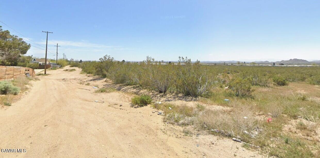 15800 Koch Street Property Photo 6