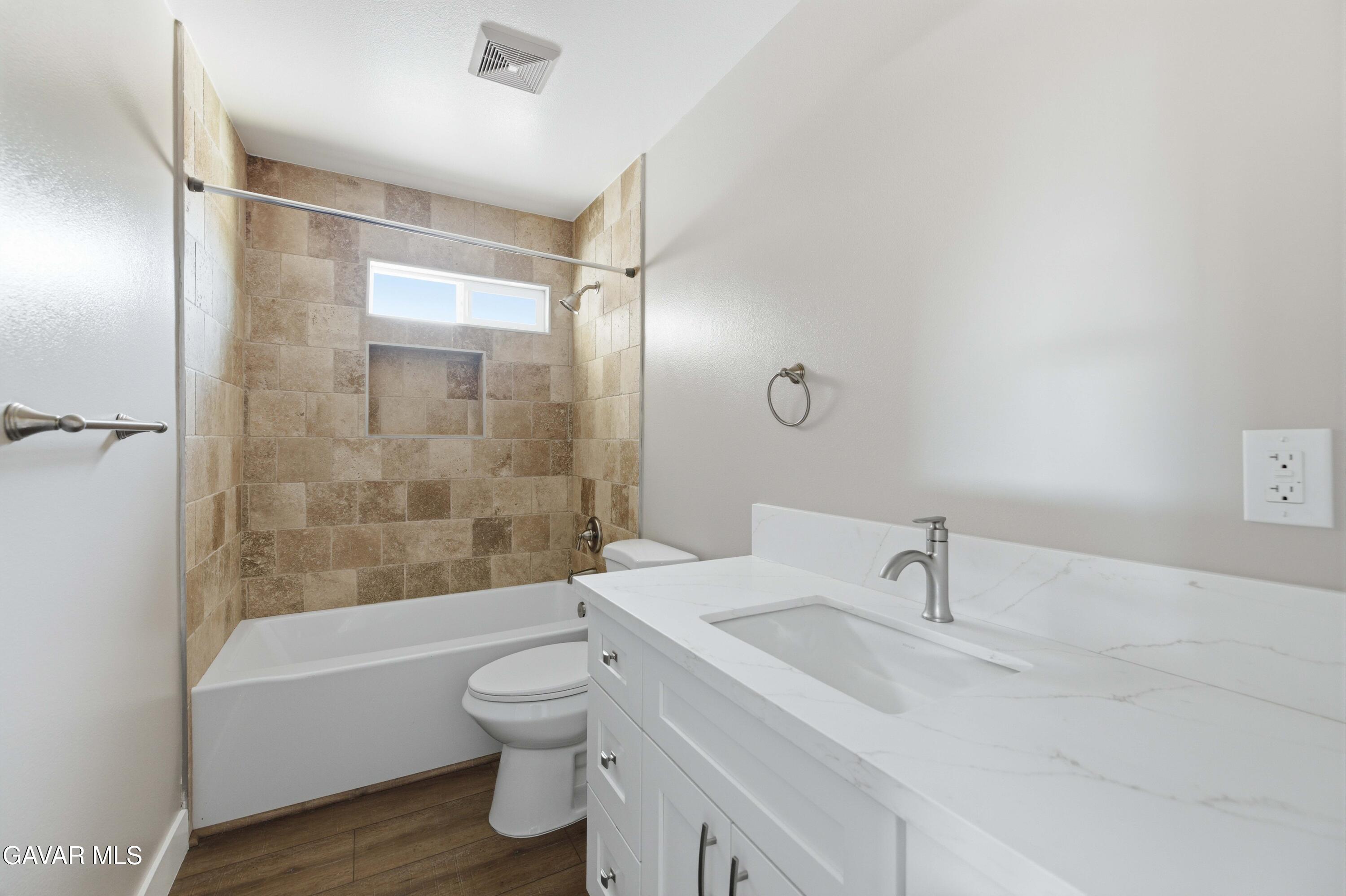 43347 Echard Avenue Property Photo 11