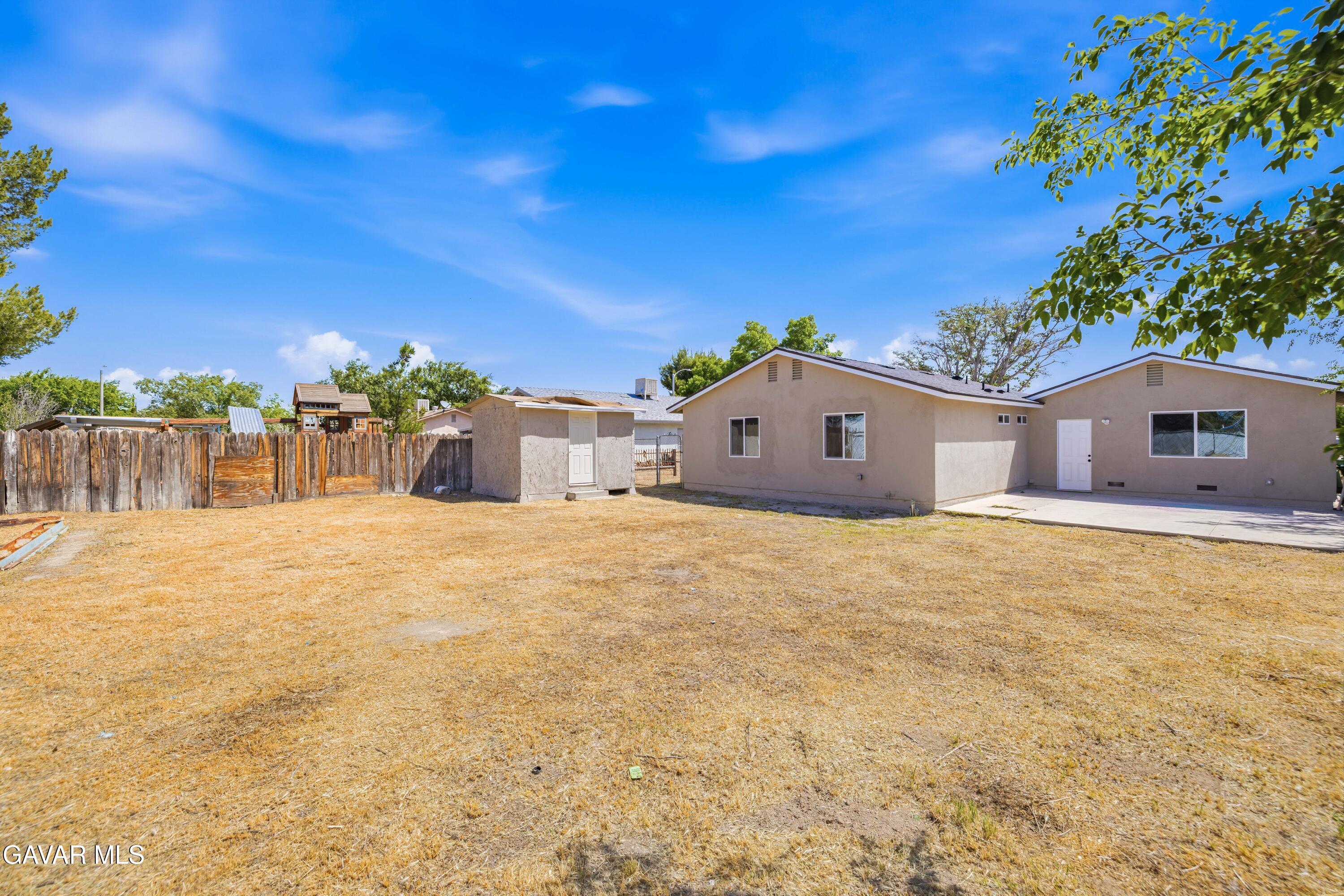 43347 Echard Avenue Property Photo 17