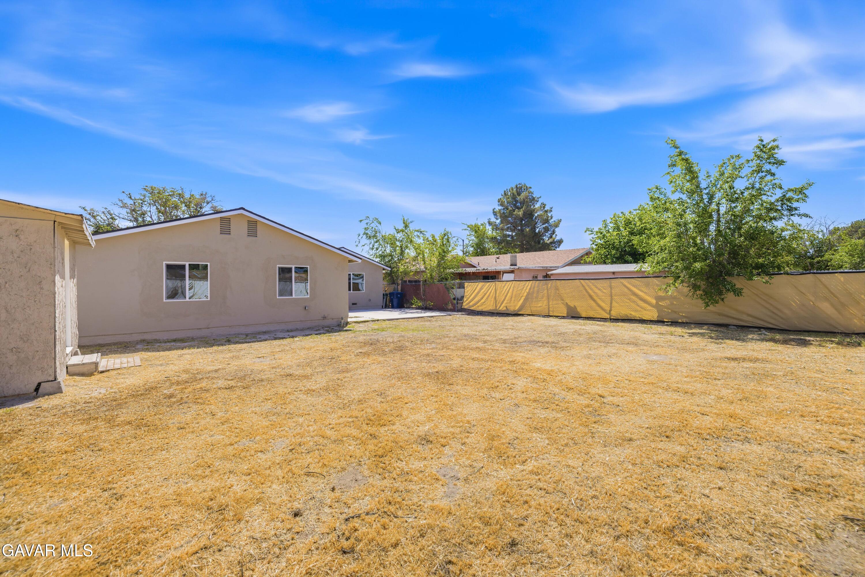 43347 Echard Avenue Property Photo 18