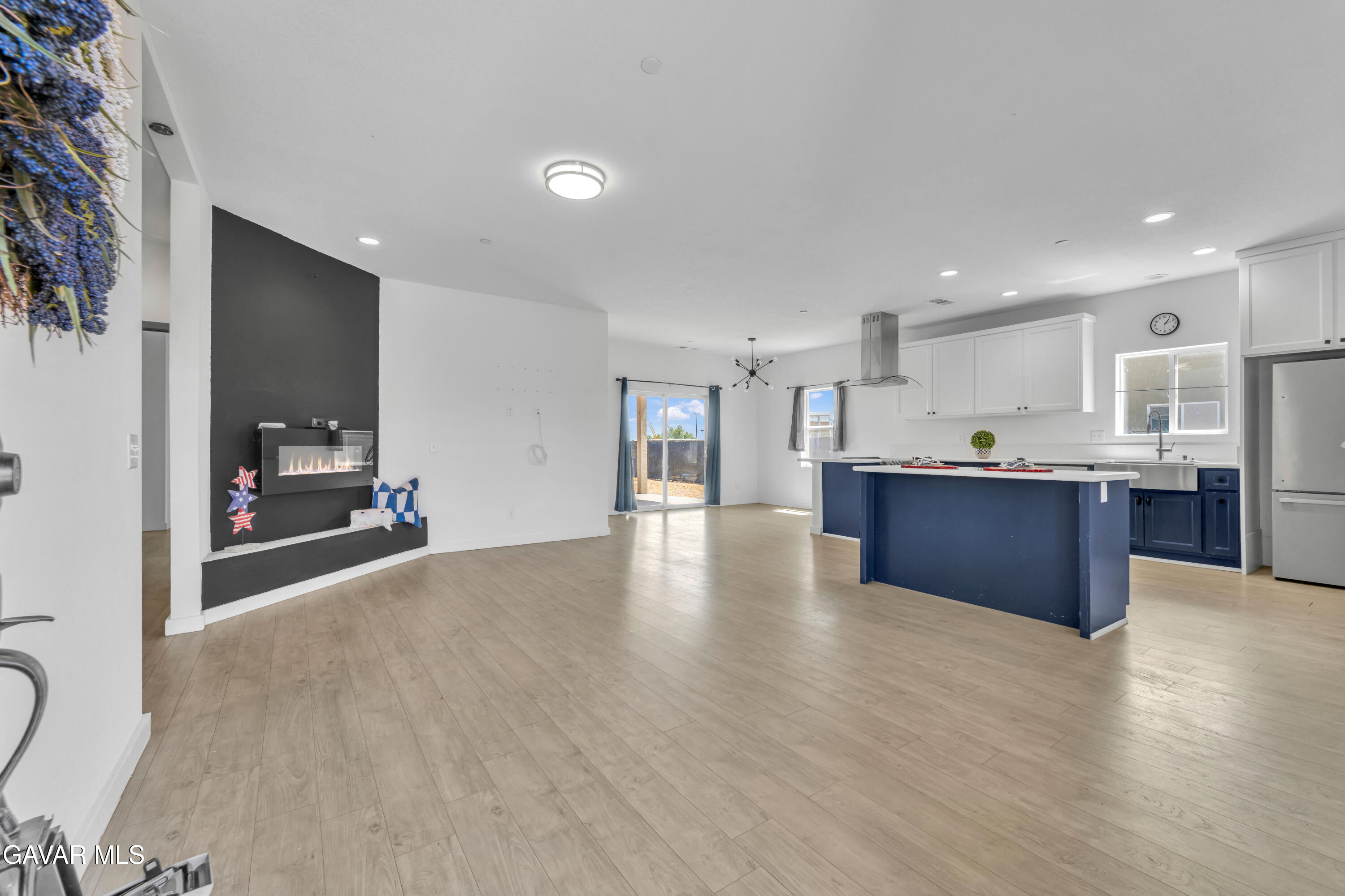 21324 79th Street Property Photo 6