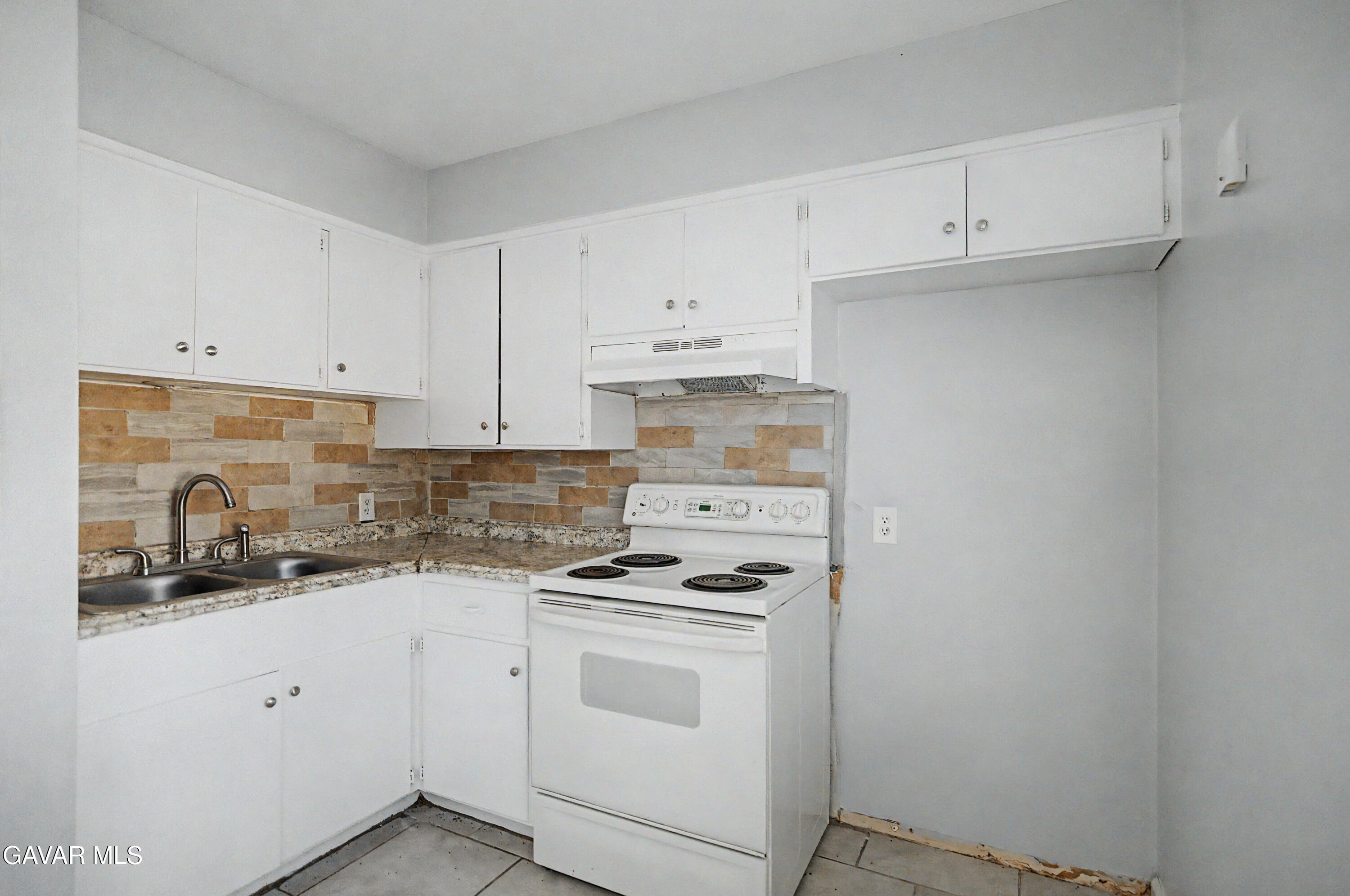 132 Warren Avenue Property Photo 9