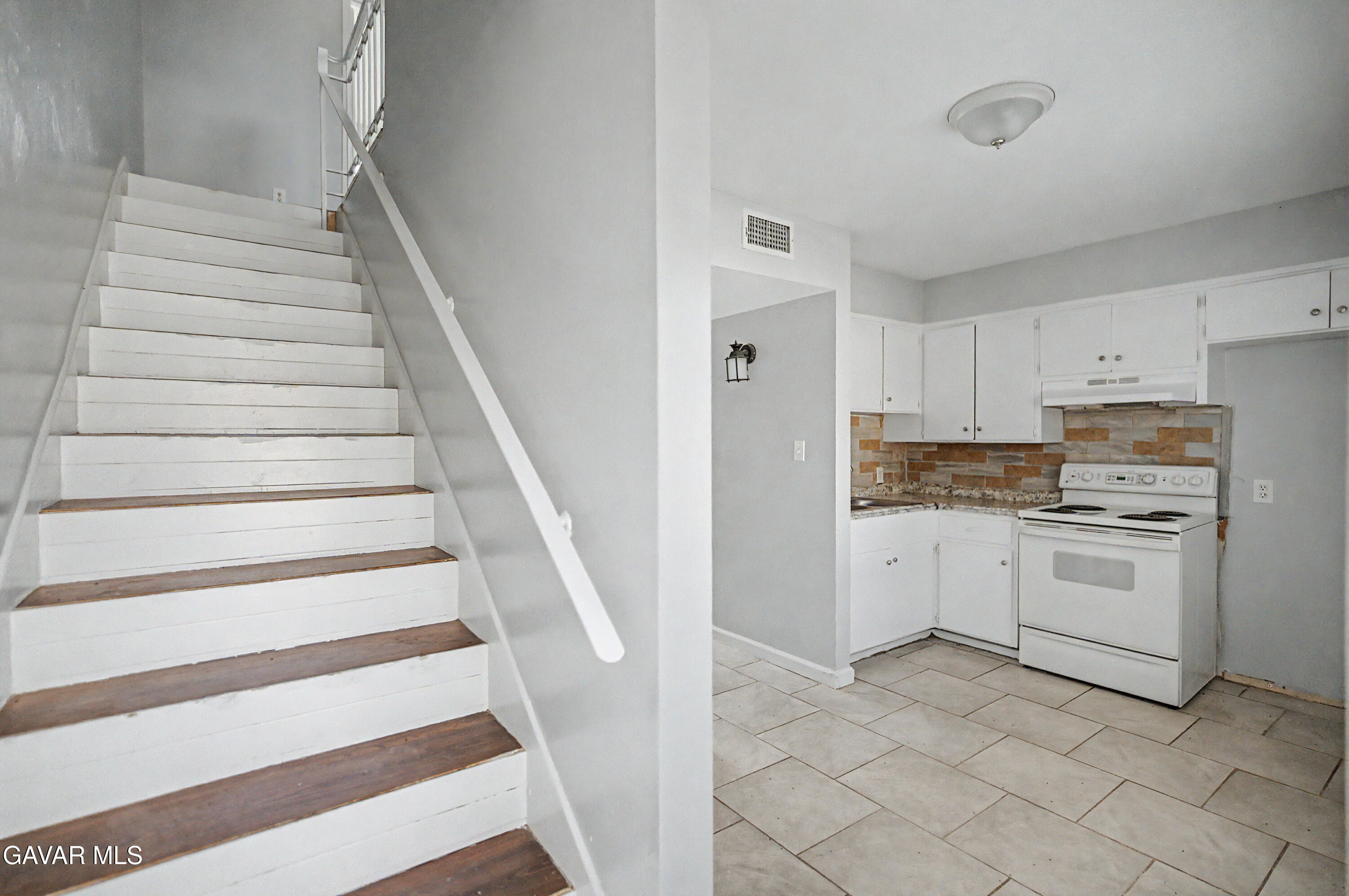 132 Warren Avenue Property Photo 11