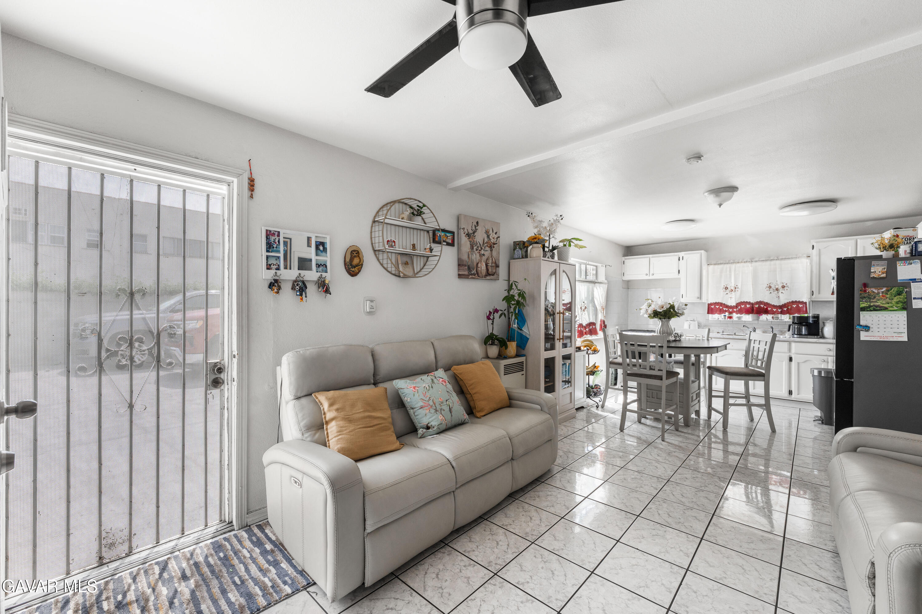 602 W 40th Place, 3 Property Photo 19