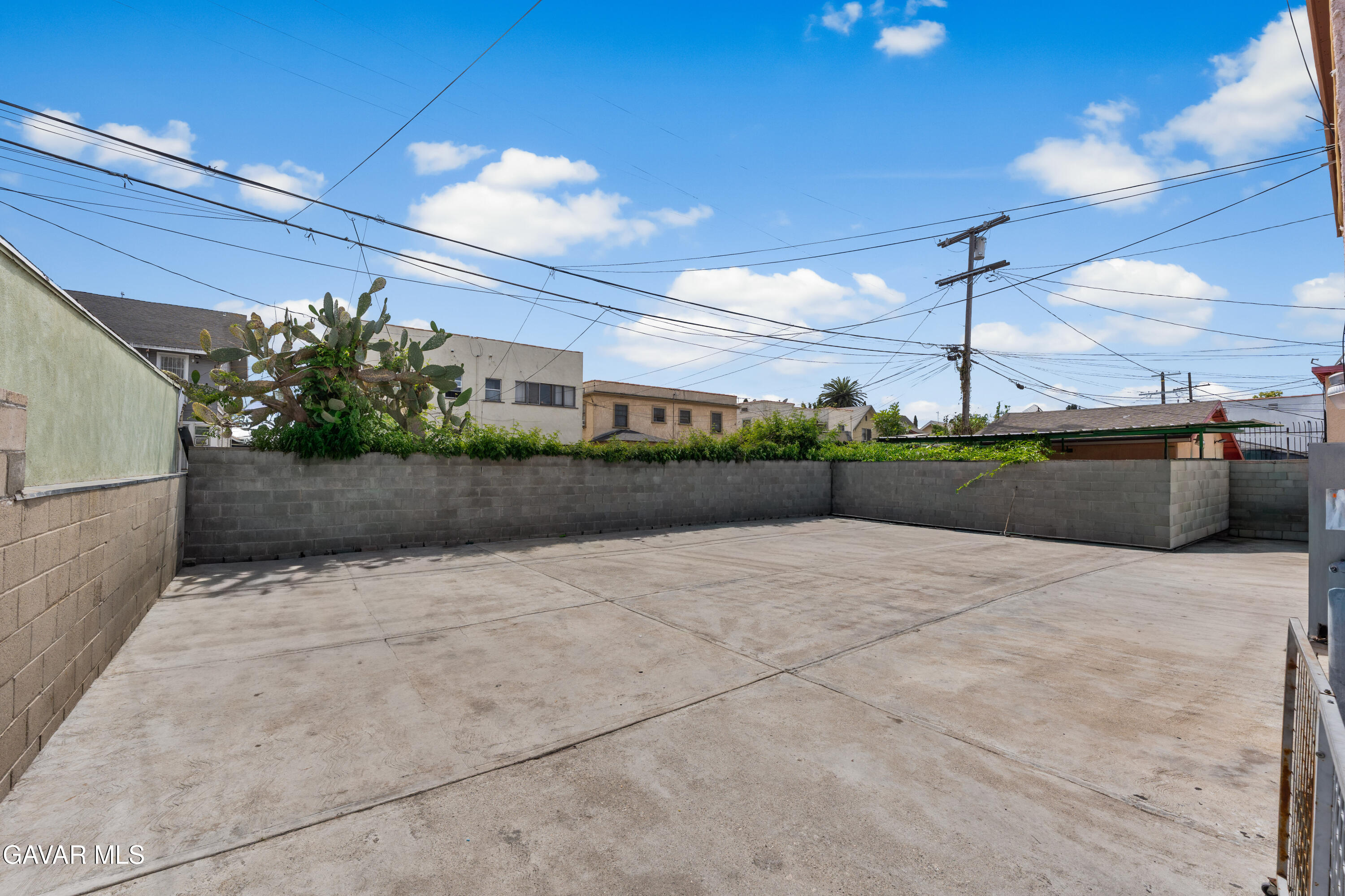 602 W 40th Place, 3 Property Photo 26