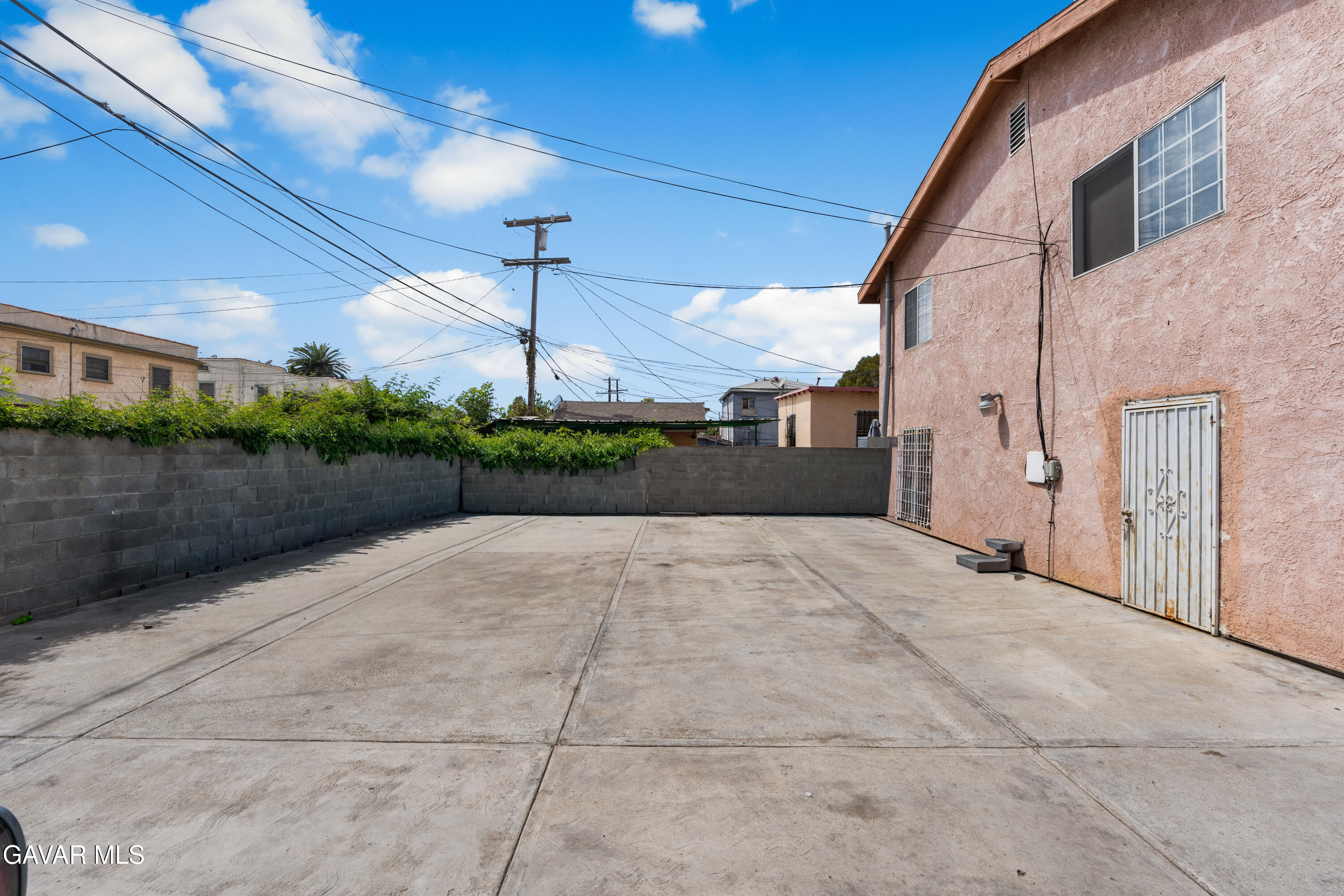 602 W 40th Place, 3 Property Photo 27