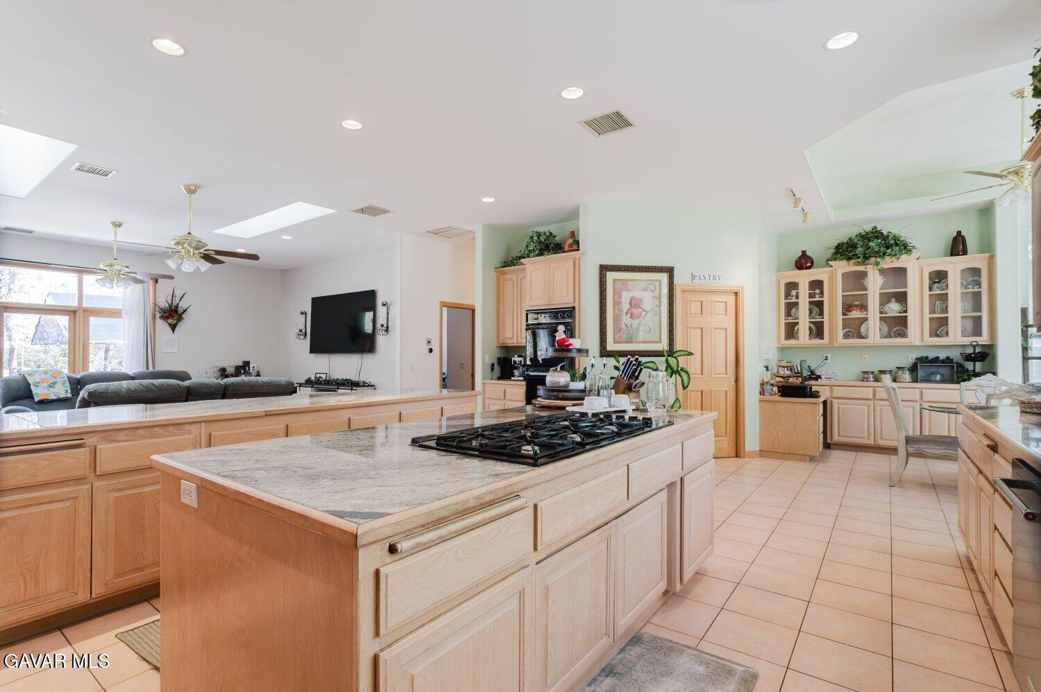 2257 W Avenue O4 Property Photo 25