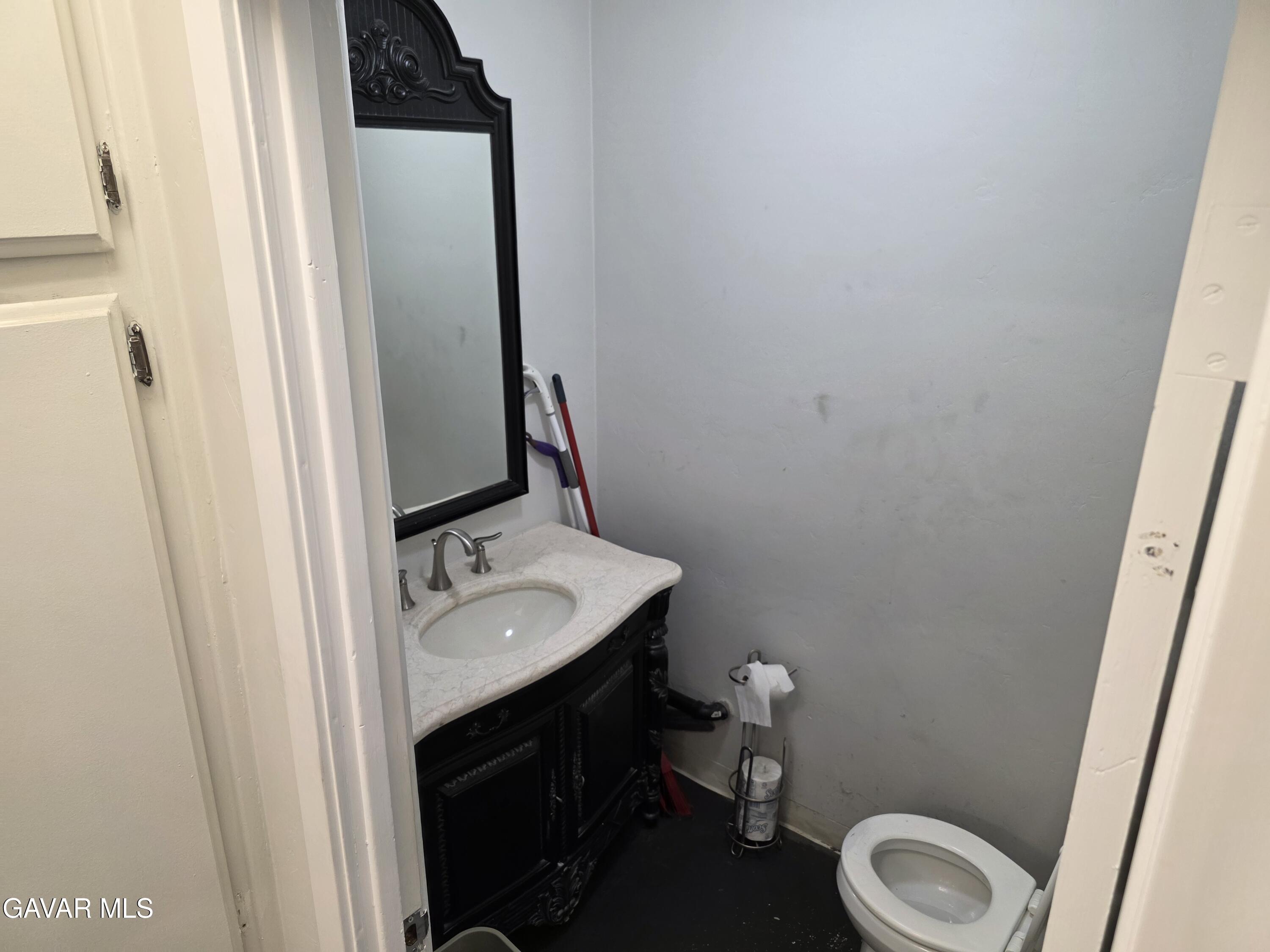 902 W Lancaster Boulevard Property Photo 27