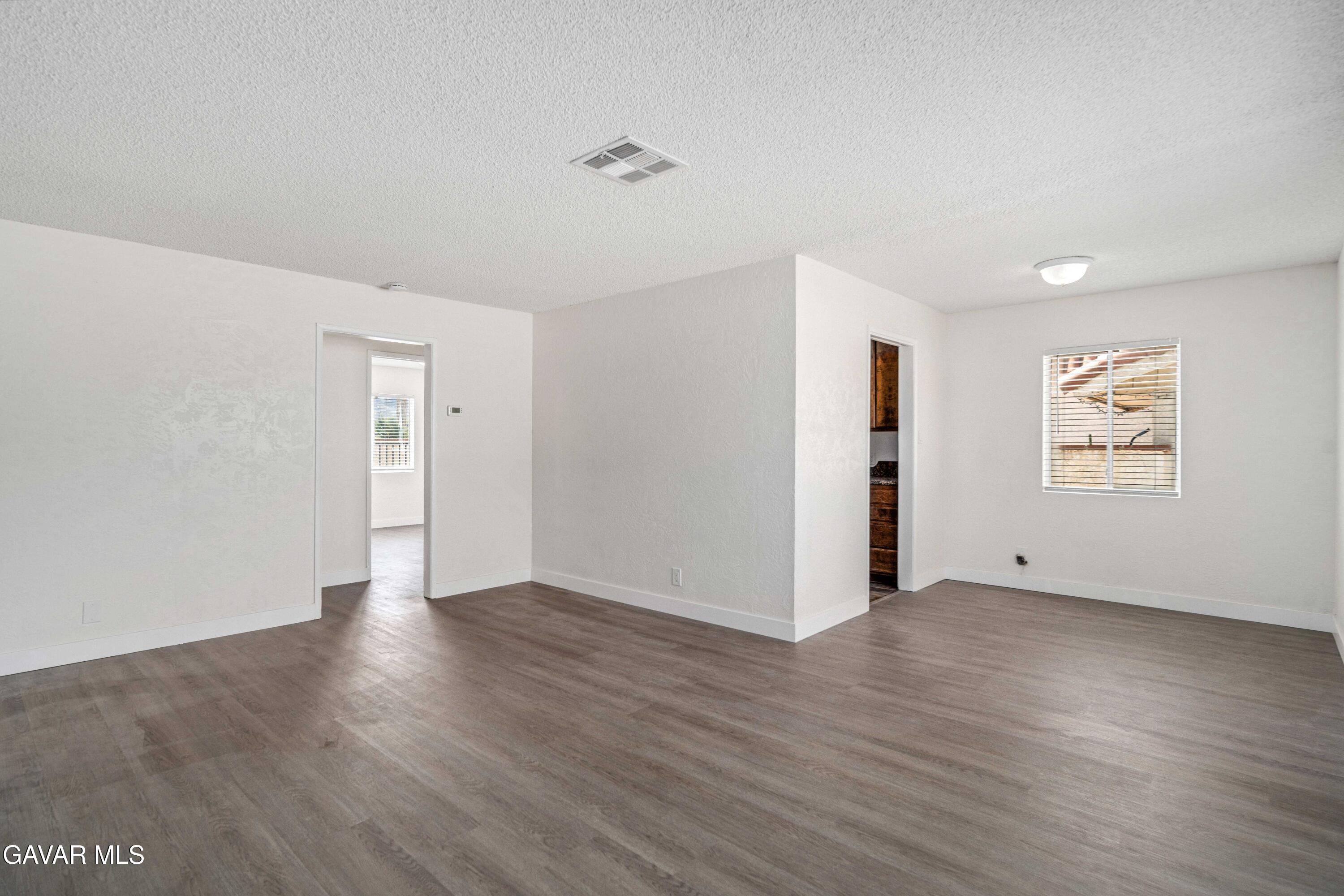 802 E Avenue Q4 Property Photo 6