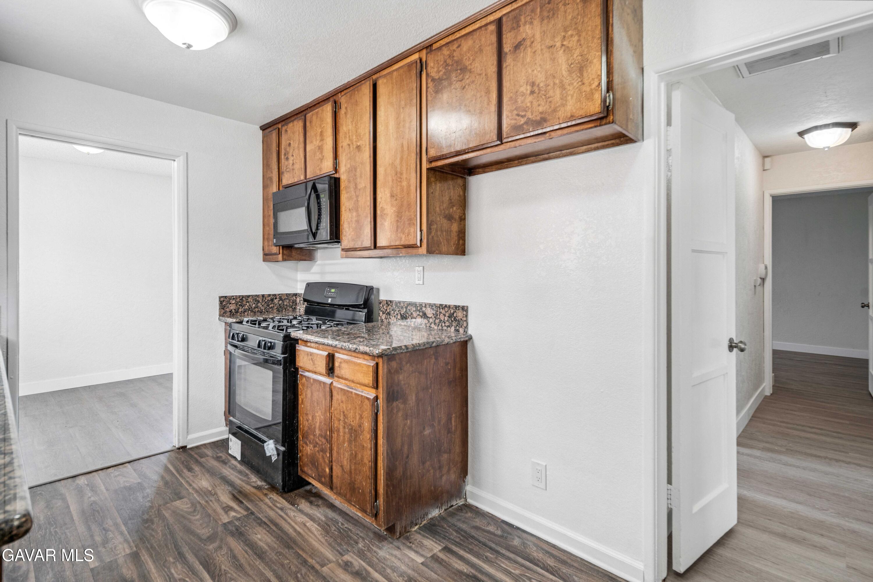 802 E Avenue Q4 Property Photo 12
