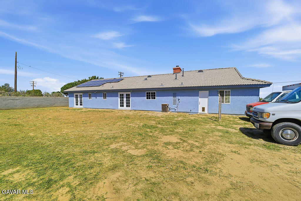 7624 E Avenue U Property Photo 8