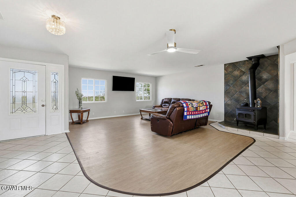 7624 E Avenue U Property Photo 16