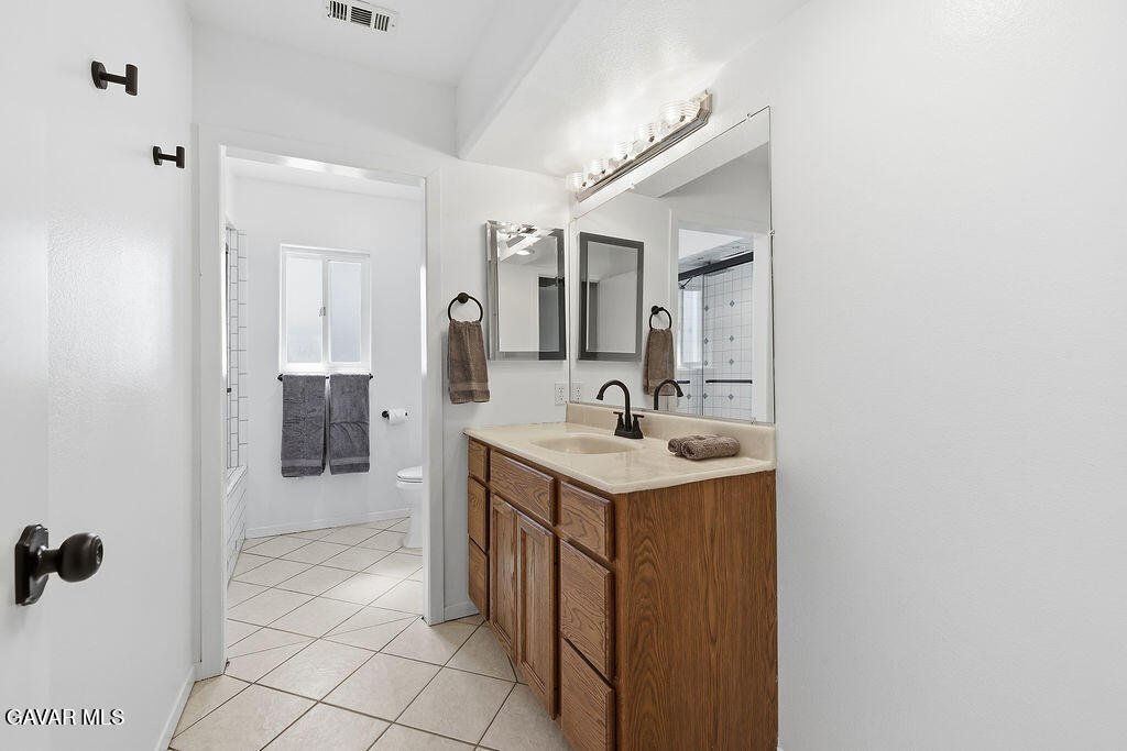 7624 E Avenue U Property Photo 23