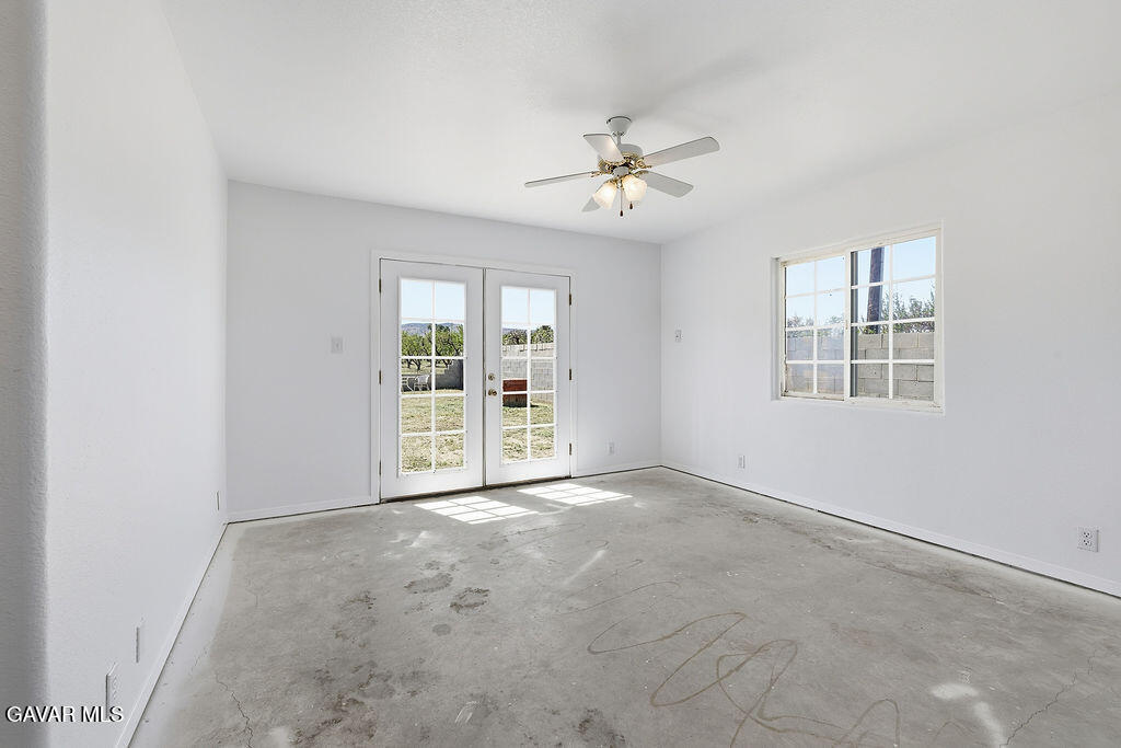 7624 E Avenue U Property Photo 27