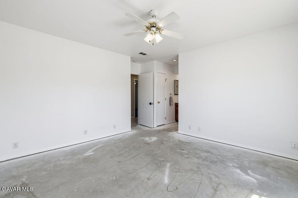 7624 E Avenue U Property Photo 29