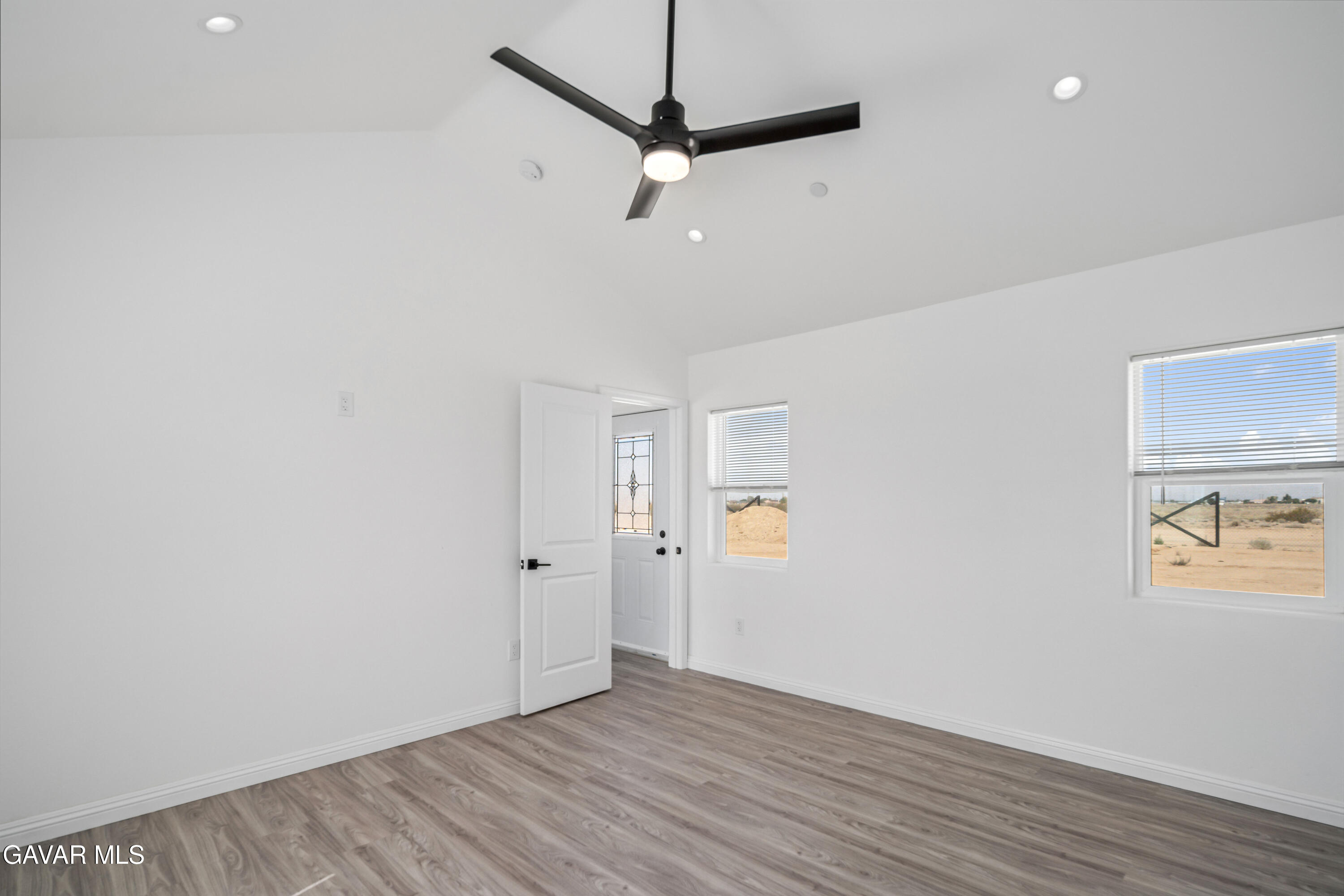19500 Arnold Drive Property Photo 15