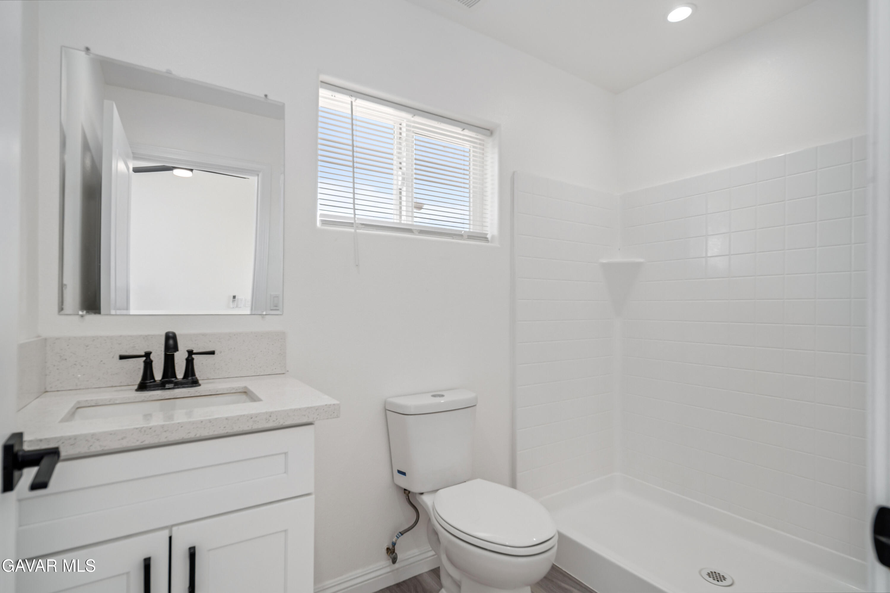 19500 Arnold Drive Property Photo 16