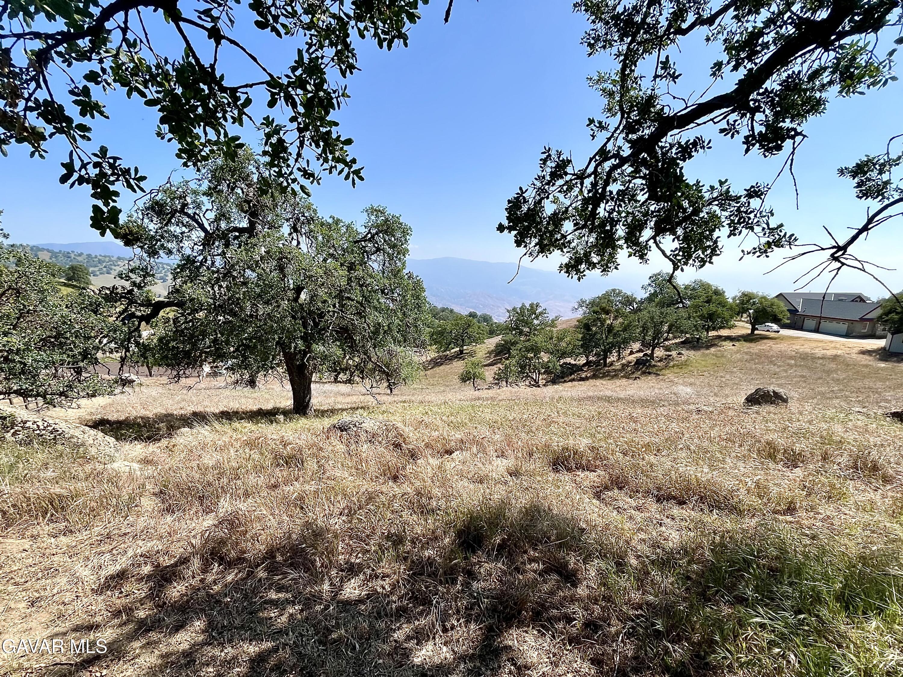 Horsethief Drive Property Photo 3