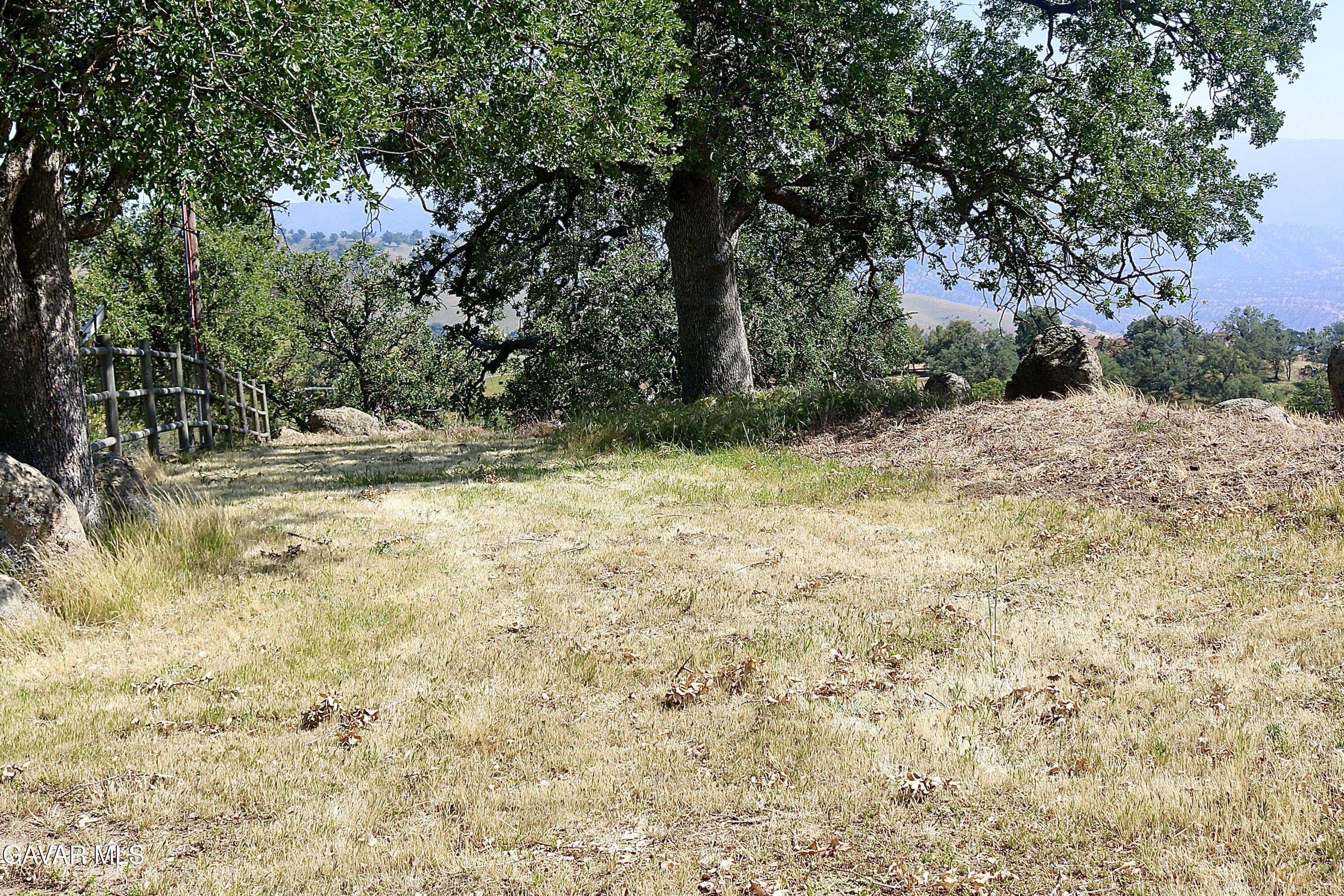 Horsethief Drive Property Photo 8
