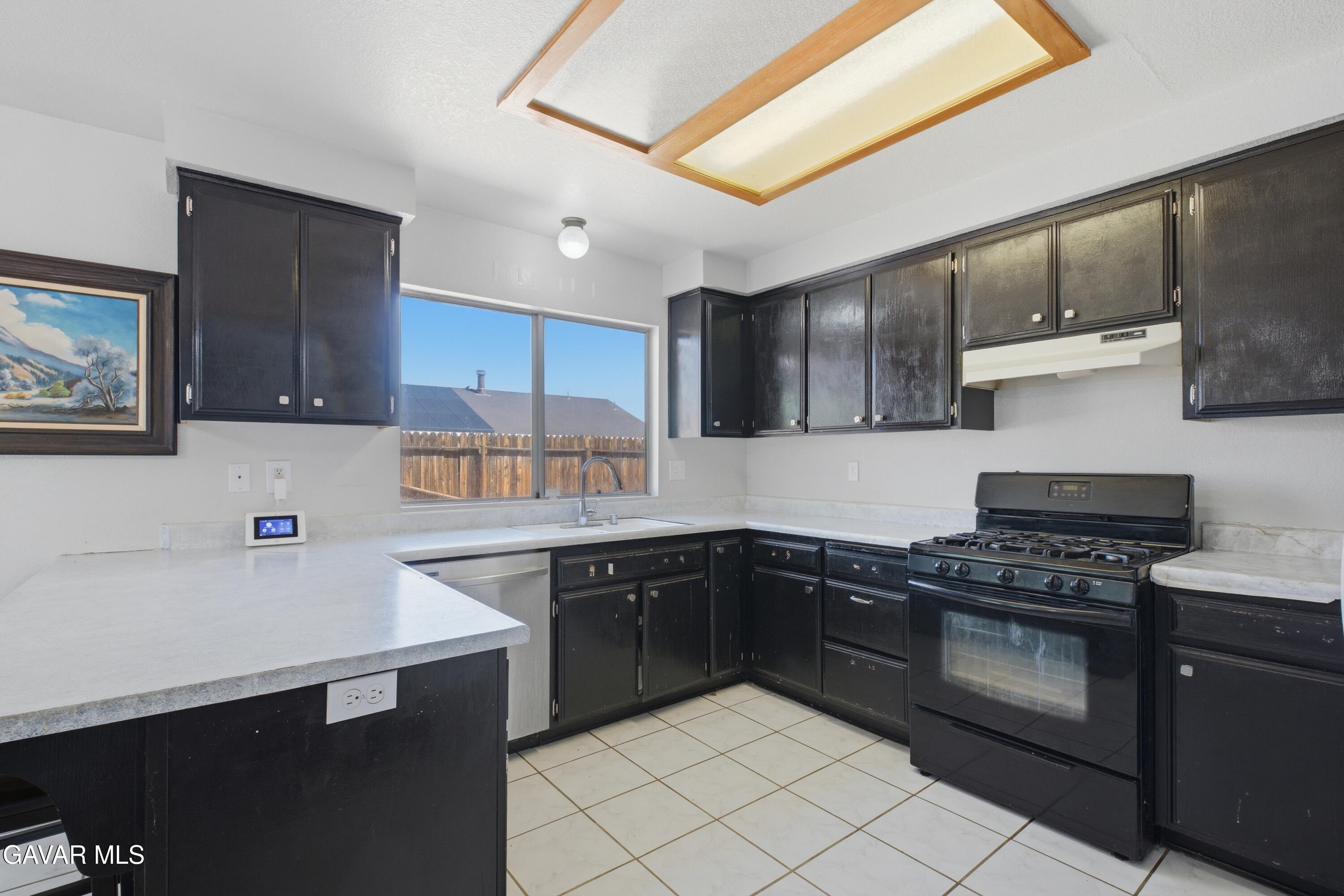 8581 Jacaranda Avenue Property Photo 6