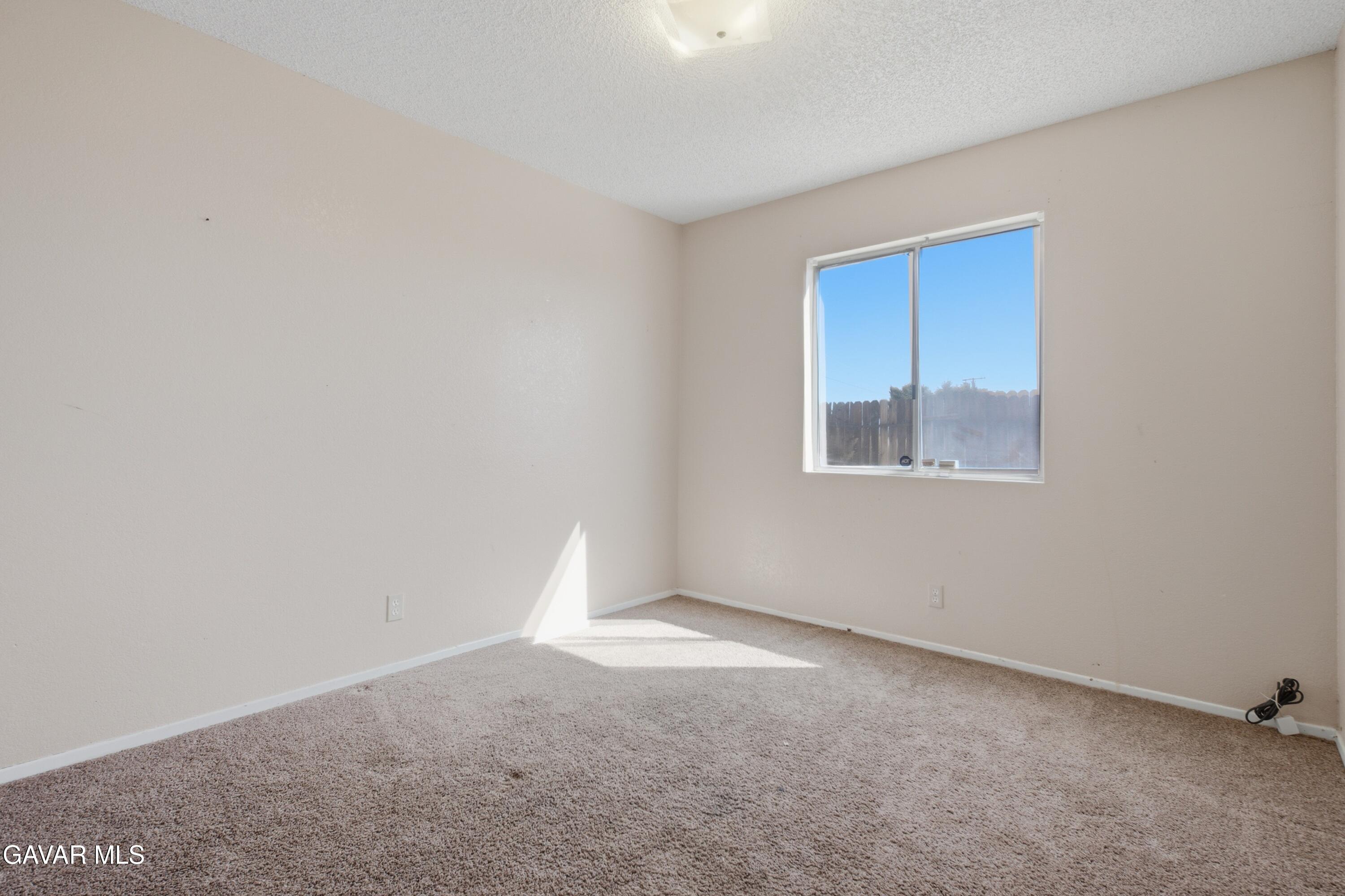 8581 Jacaranda Avenue Property Photo 16
