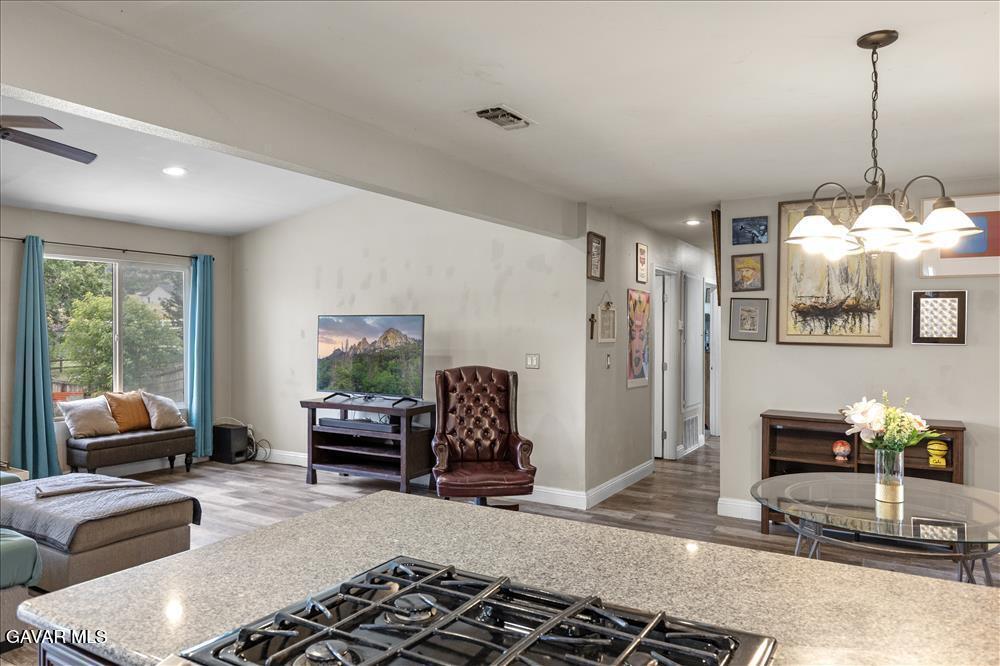 20924 Brentwood Drive Property Photo 10