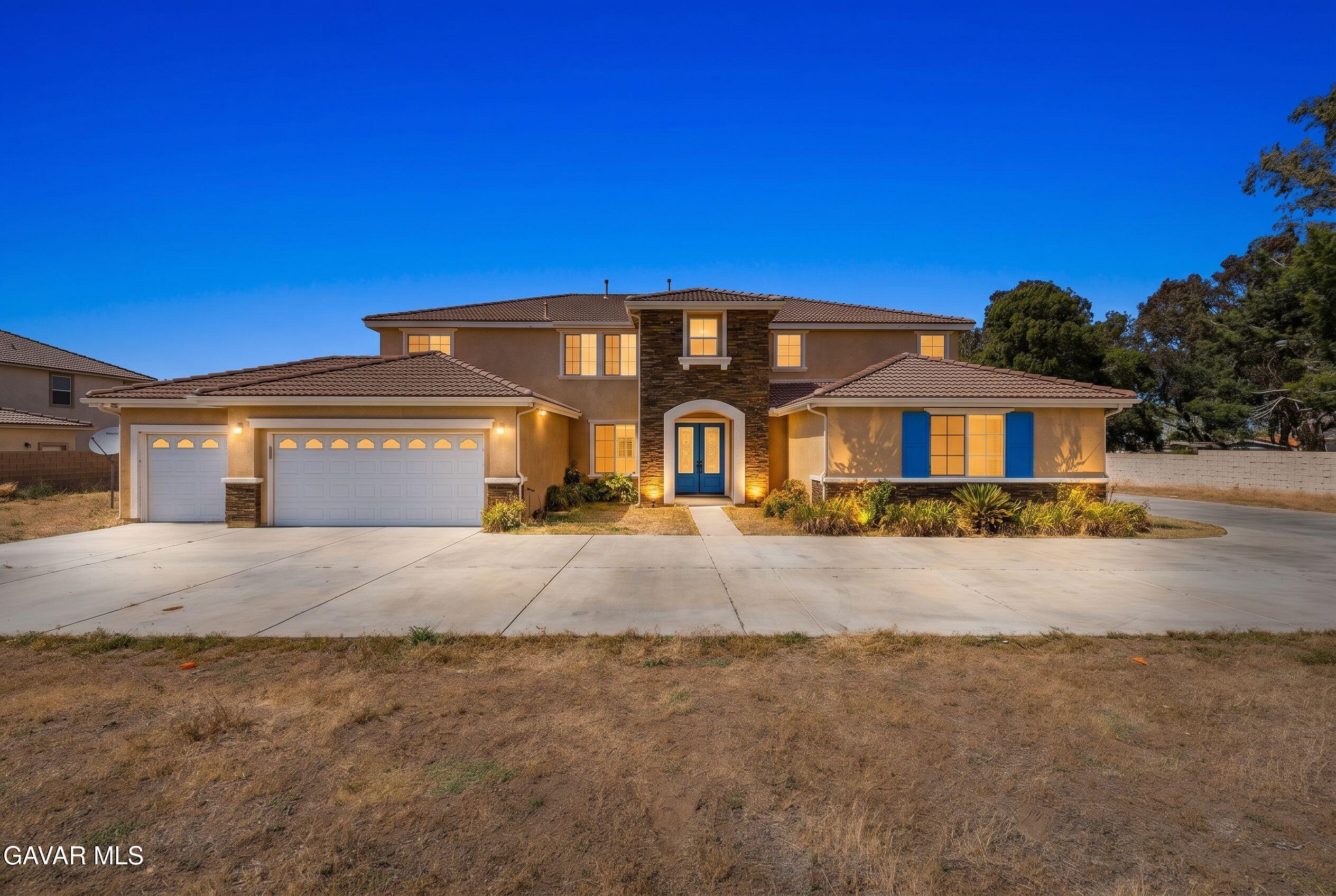 658 E Lago Lindo Road Property Photo 1