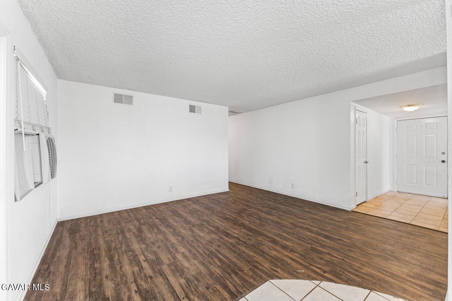 45303 6th Property Photo 10