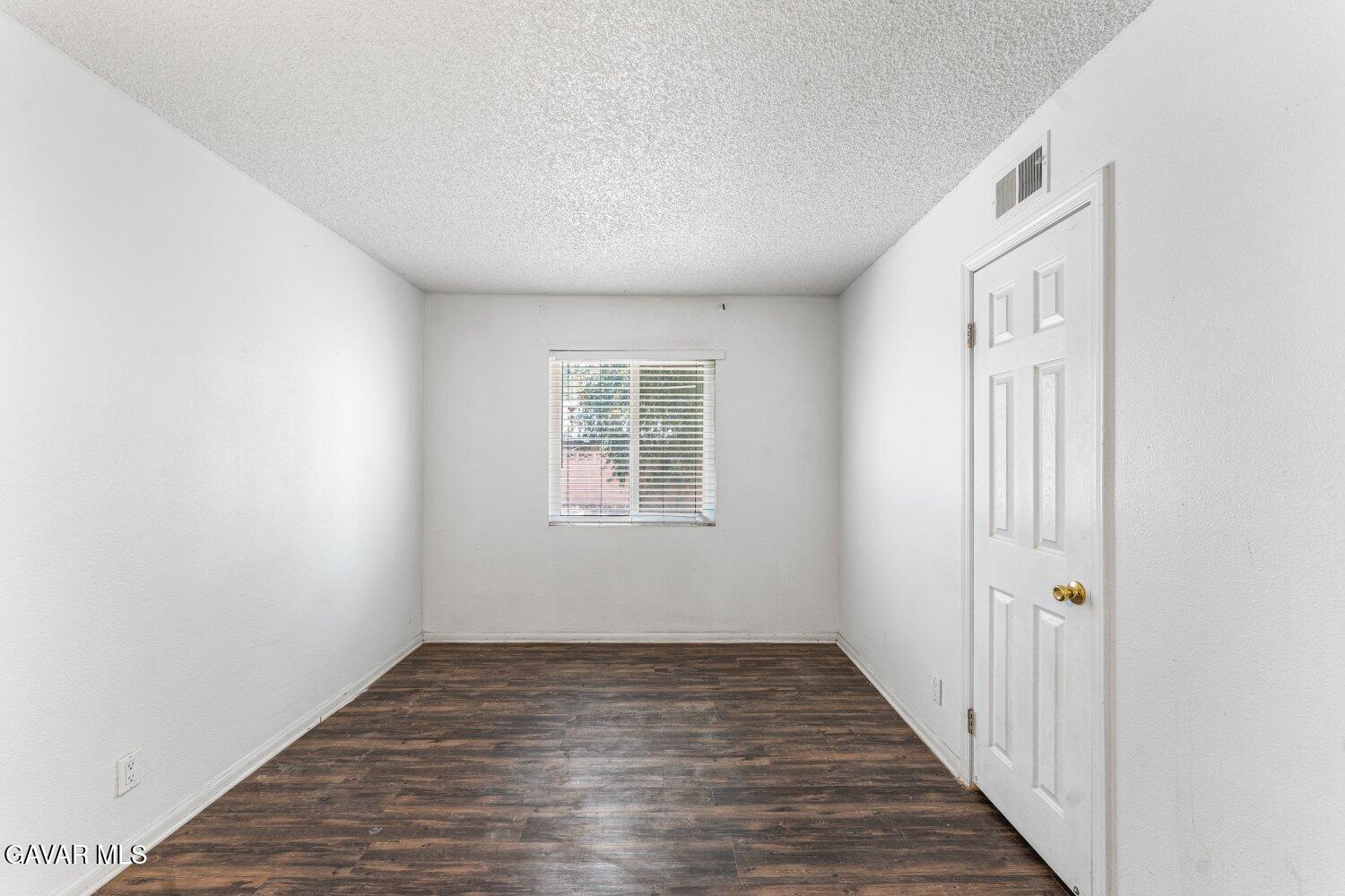 45303 6th Property Photo 19