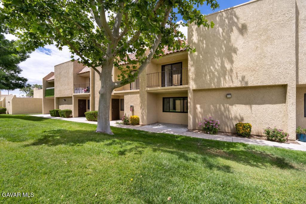 44200 Kingtree Avenue, Unit 16 Property Photo 1