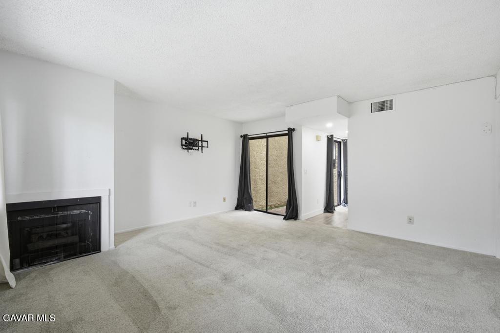 44200 Kingtree Avenue, Unit 16 Property Photo 5