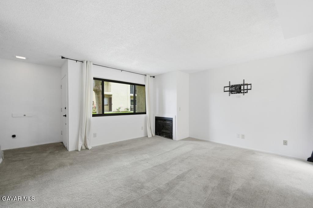 44200 Kingtree Avenue, Unit 16 Property Photo 8