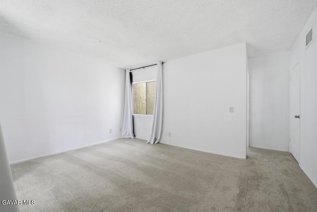 44200 Kingtree Avenue, Unit 16 Property Photo 18