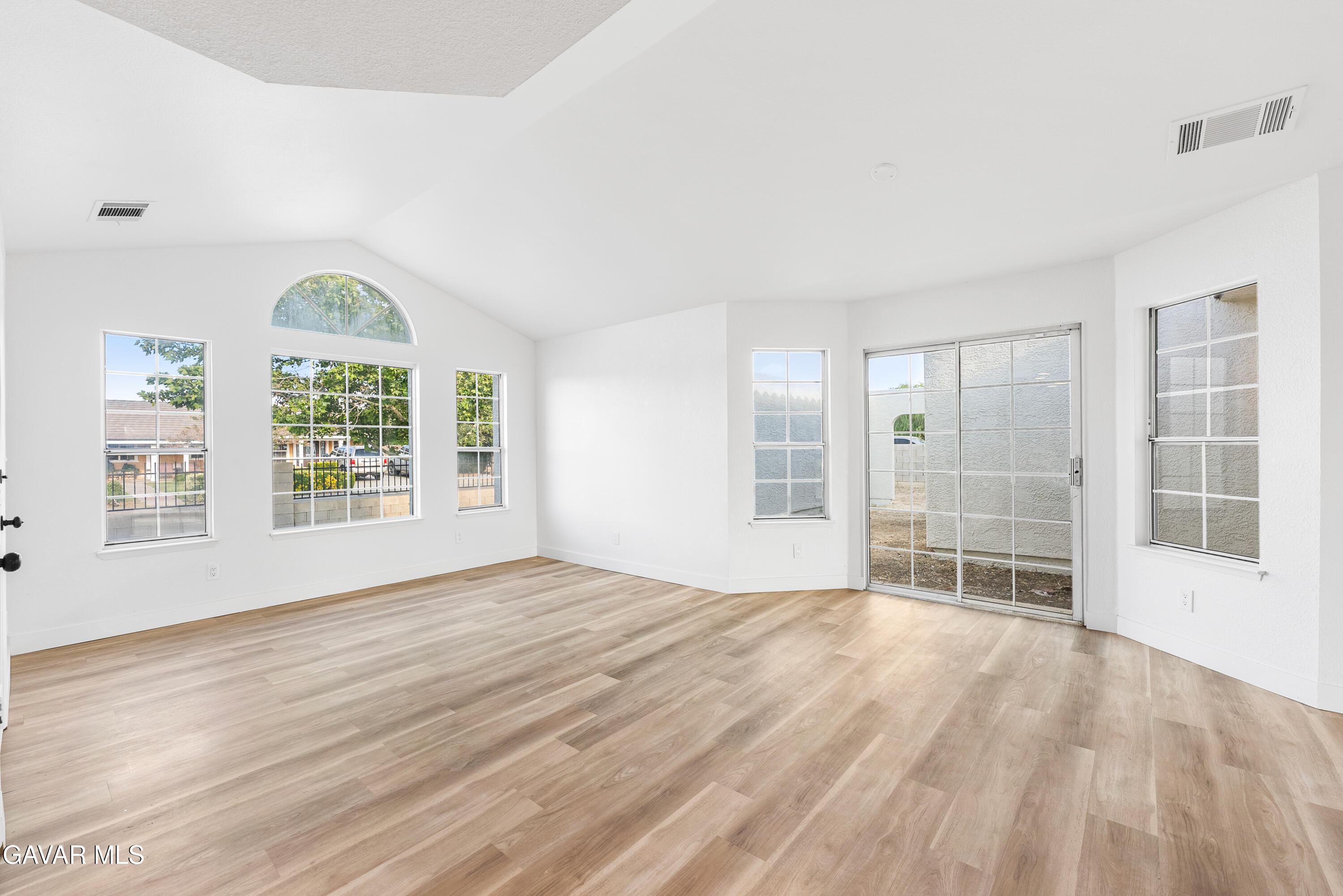 40251 Fieldspring Street Property Photo 13