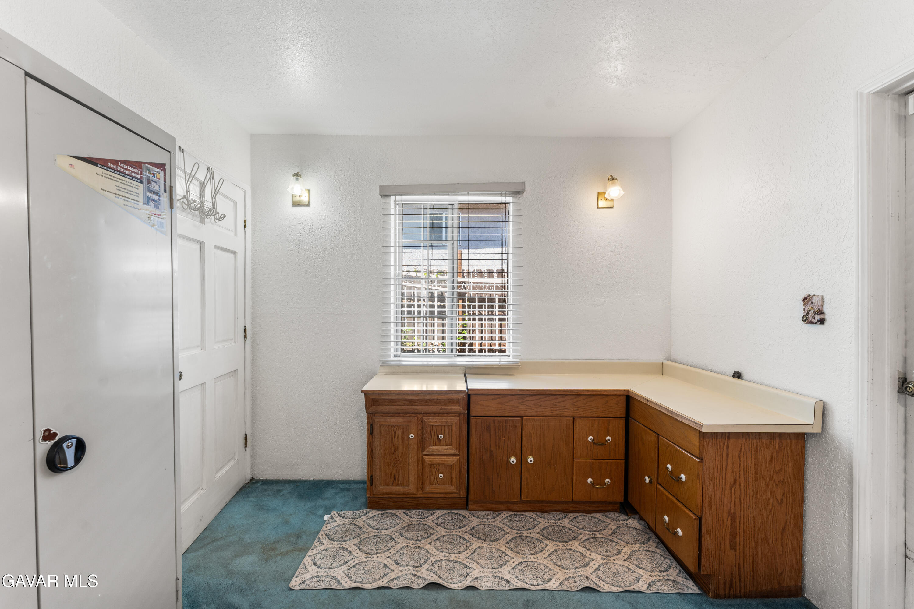 13007 Glenoaks Boulevard Property Photo 32